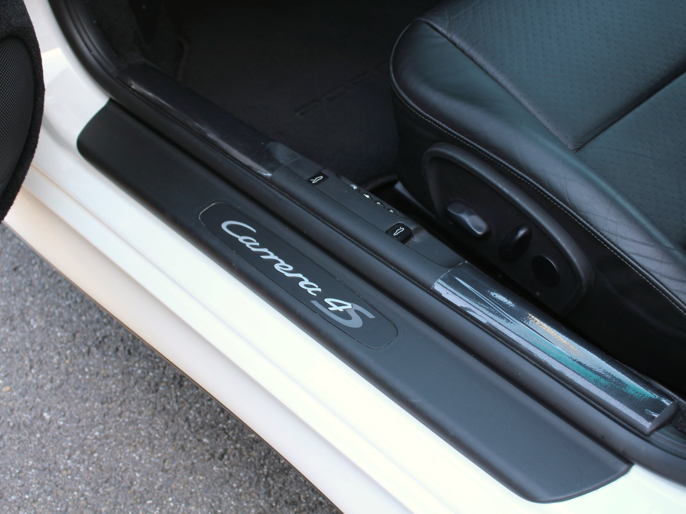 ポルシェ　９１１カレラ４Ｓ（９９６後期）　６速ＭＴ