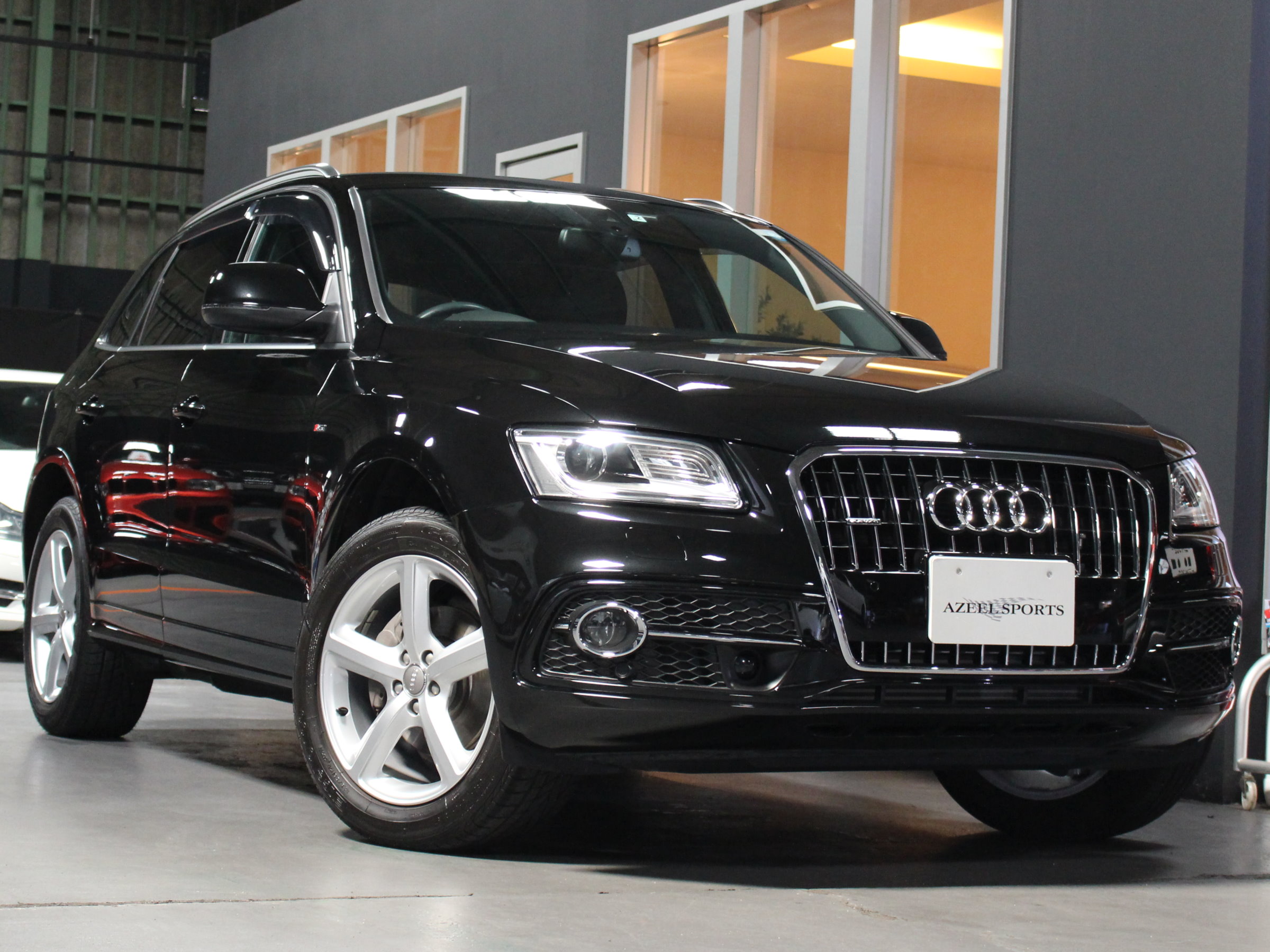 アウディ　Ｑ５　２．０ＴＦＳＩクワトロ　Ｓライン　アシスタンスＰＫＧ付