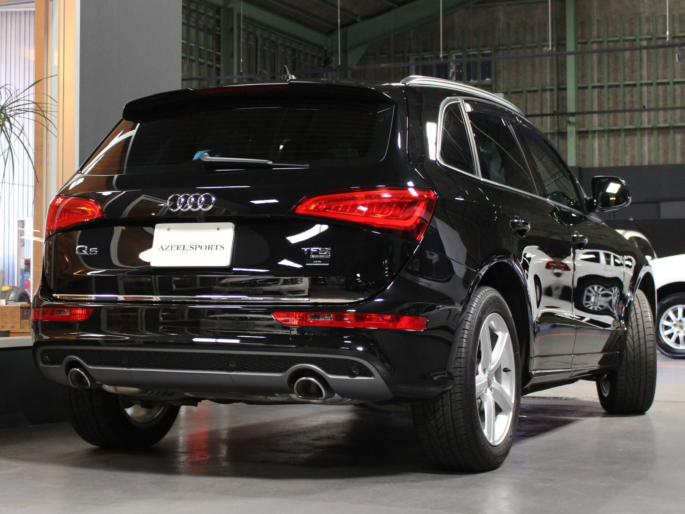 アウディ　Ｑ５　２．０ＴＦＳＩクワトロ　Ｓライン　アシスタンスＰＫＧ付