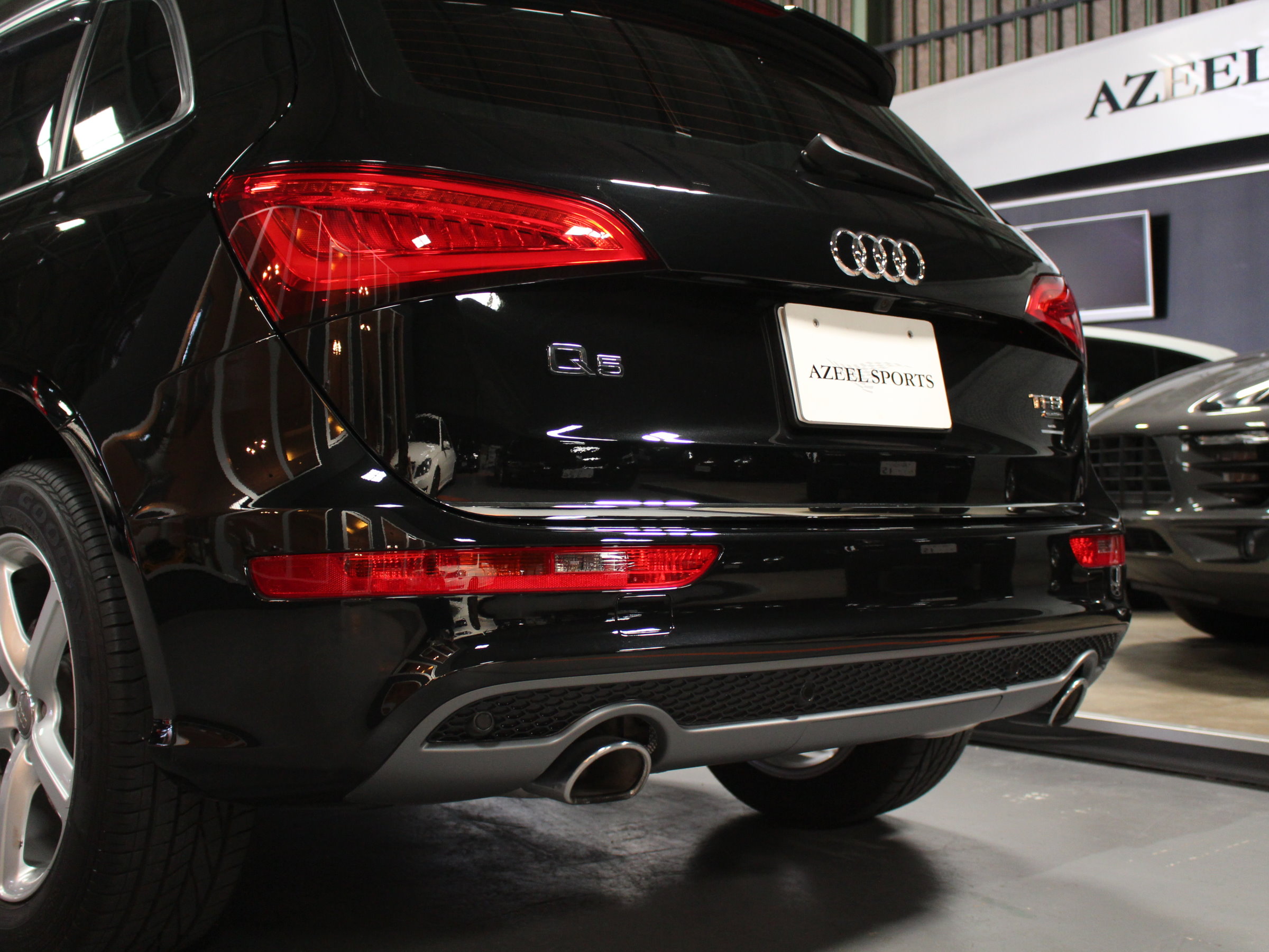 アウディ　Ｑ５　２．０ＴＦＳＩクワトロ　Ｓライン　アシスタンスＰＫＧ付