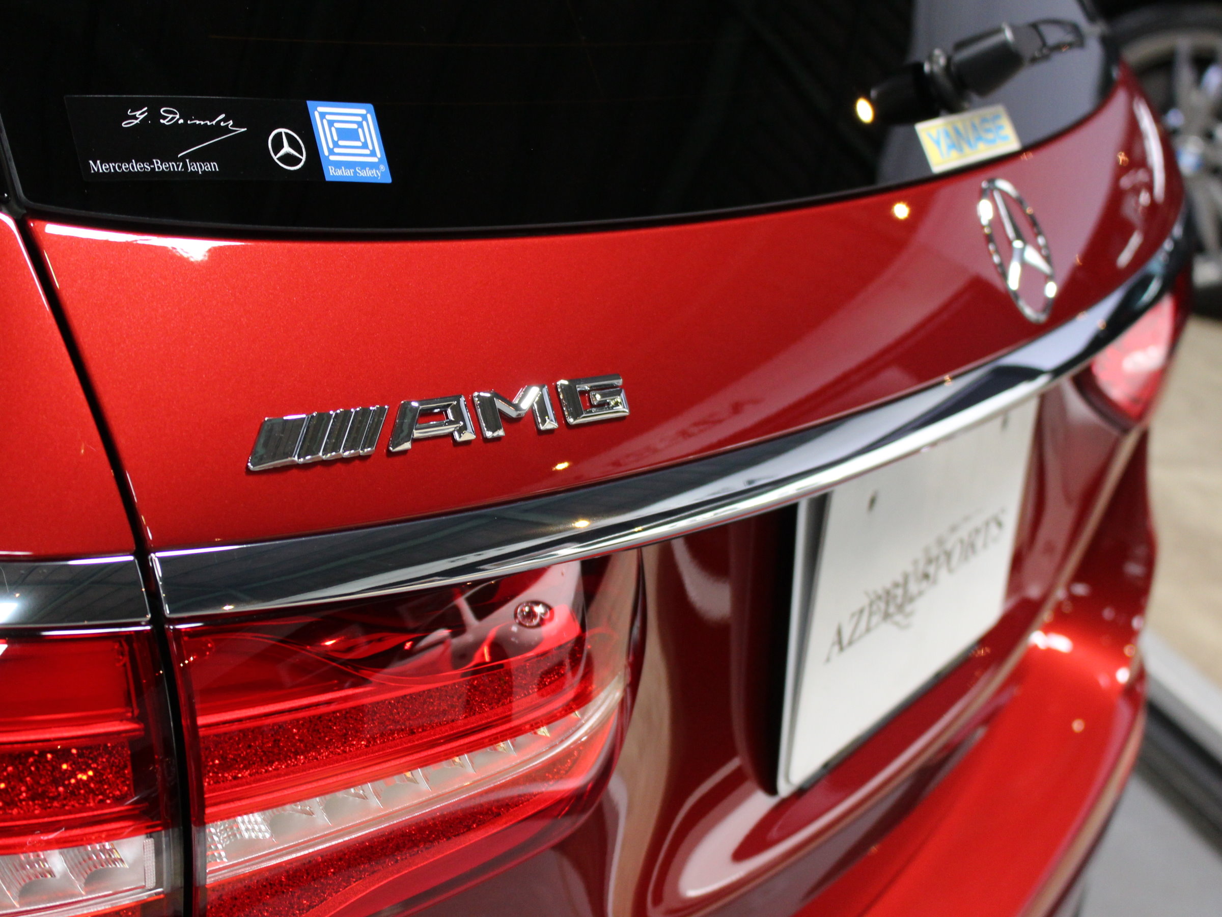 メルセデスベンツ　Ｅ２２０ｄステーションワゴン　スポーツ　本革仕様