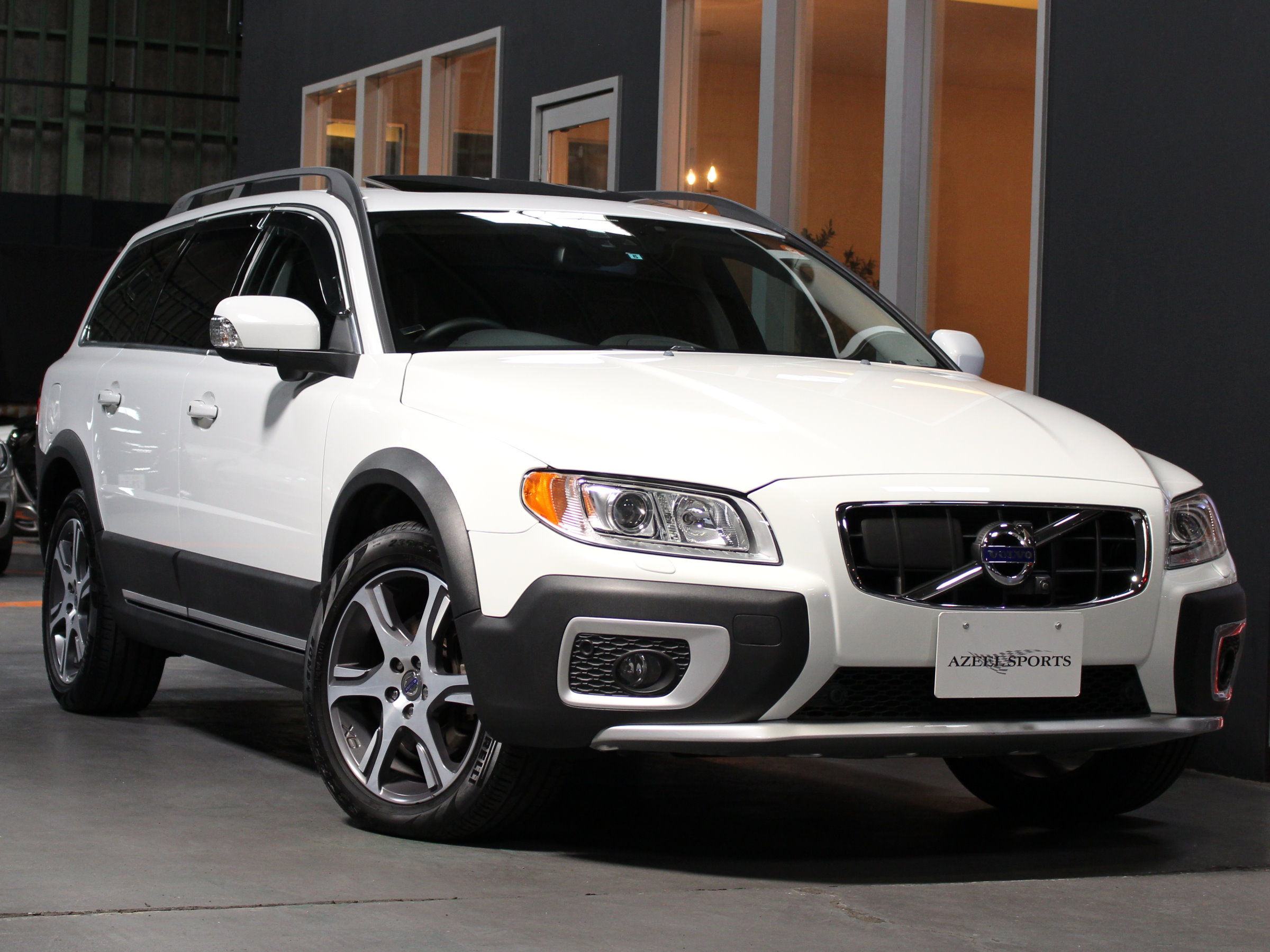 ボルボ　ＸＣ７０　Ｔ６　ＡＷＤ　インスクリプション　レーダーセーフティＰＫＧ