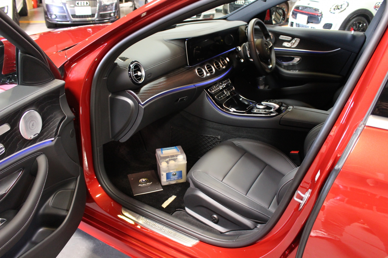 メルセデスベンツ　Ｅ２２０ｄステーションワゴン　スポーツ　本革仕様