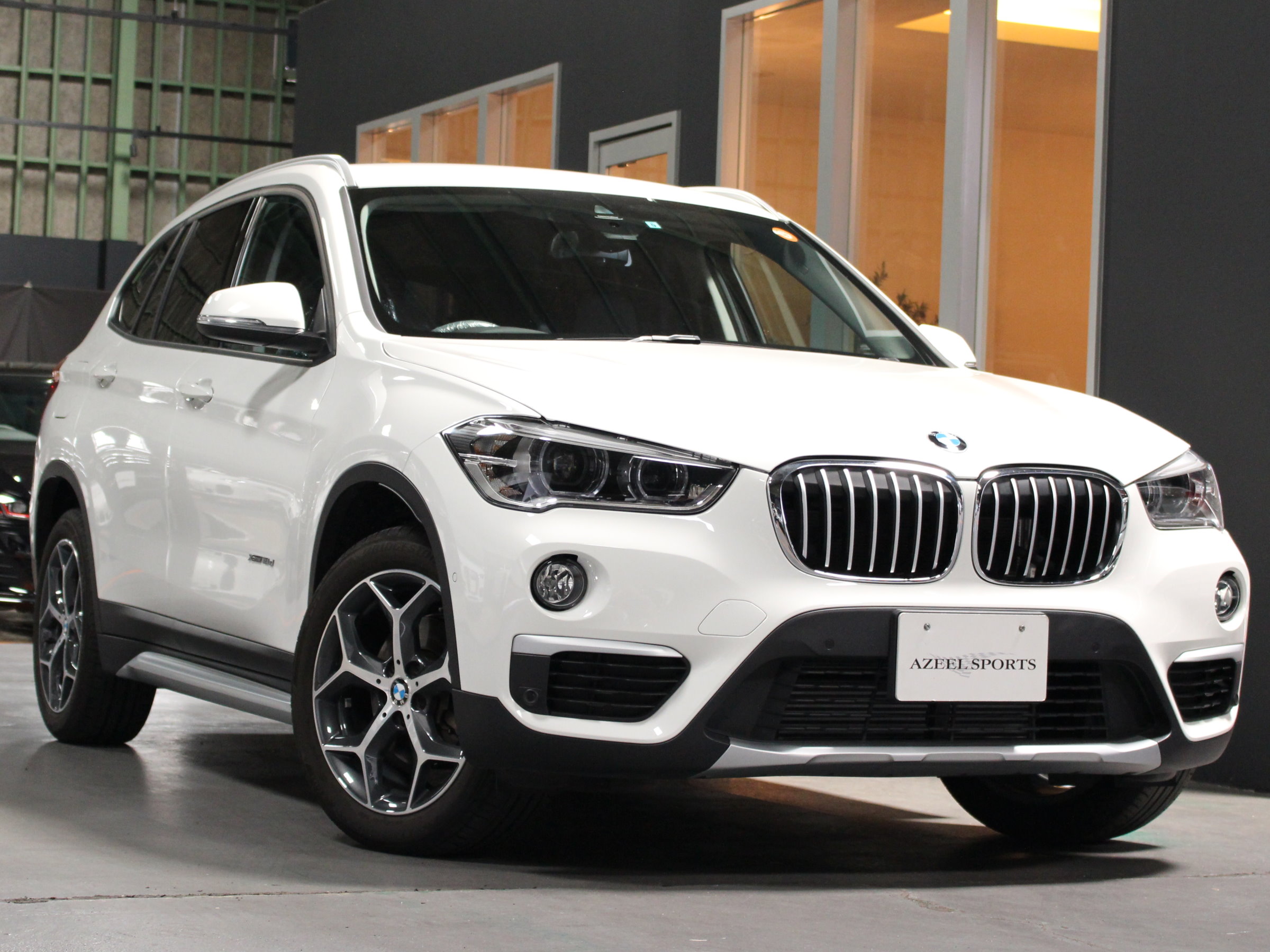 ＢＭＷ　Ｘ１　Ｘドライブ１８ｄ　Ｘライン　ハイラインＰＫＧ