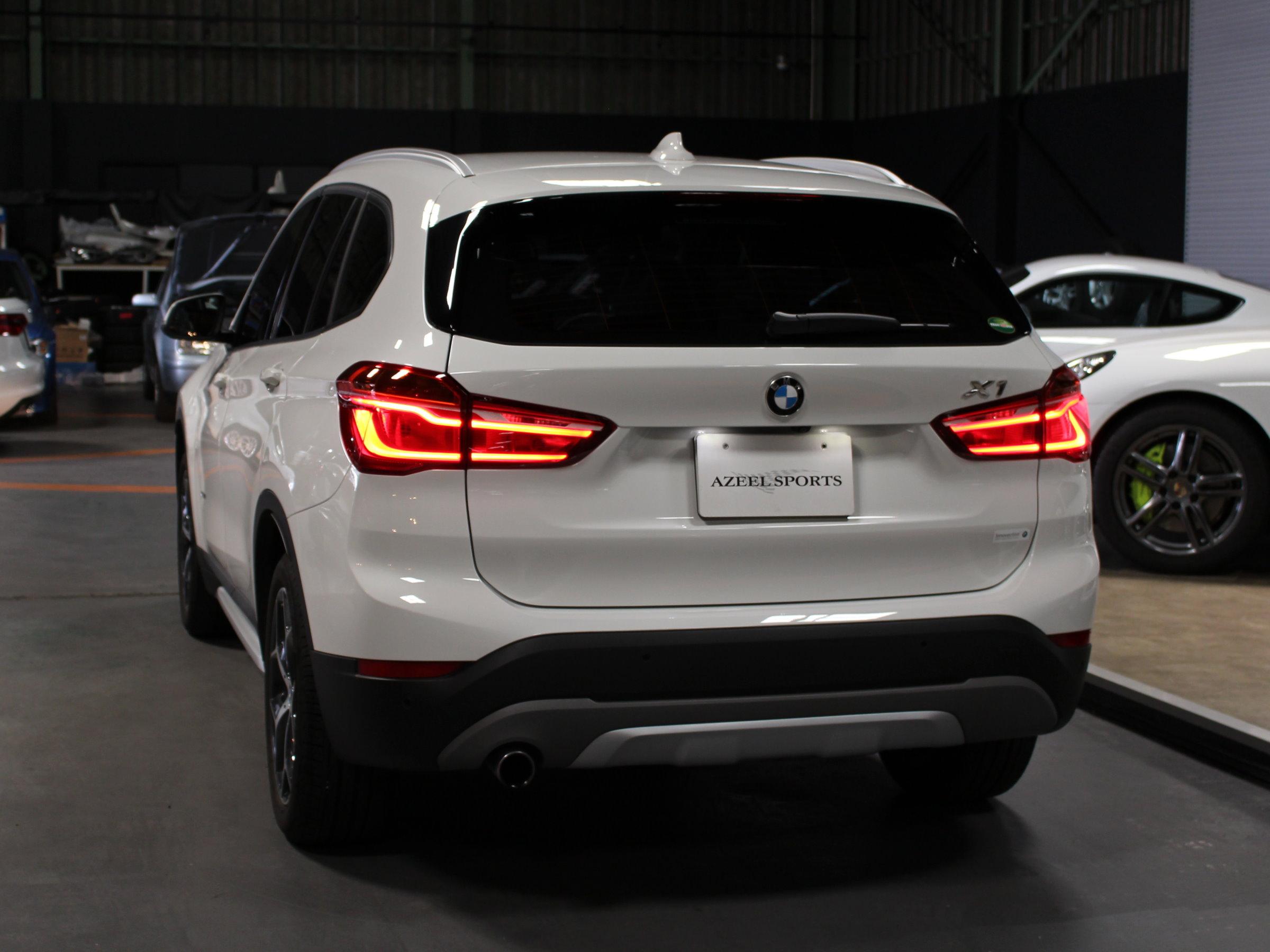 ＢＭＷ　Ｘ１　Ｘドライブ１８ｄ　Ｘライン　ハイラインＰＫＧ