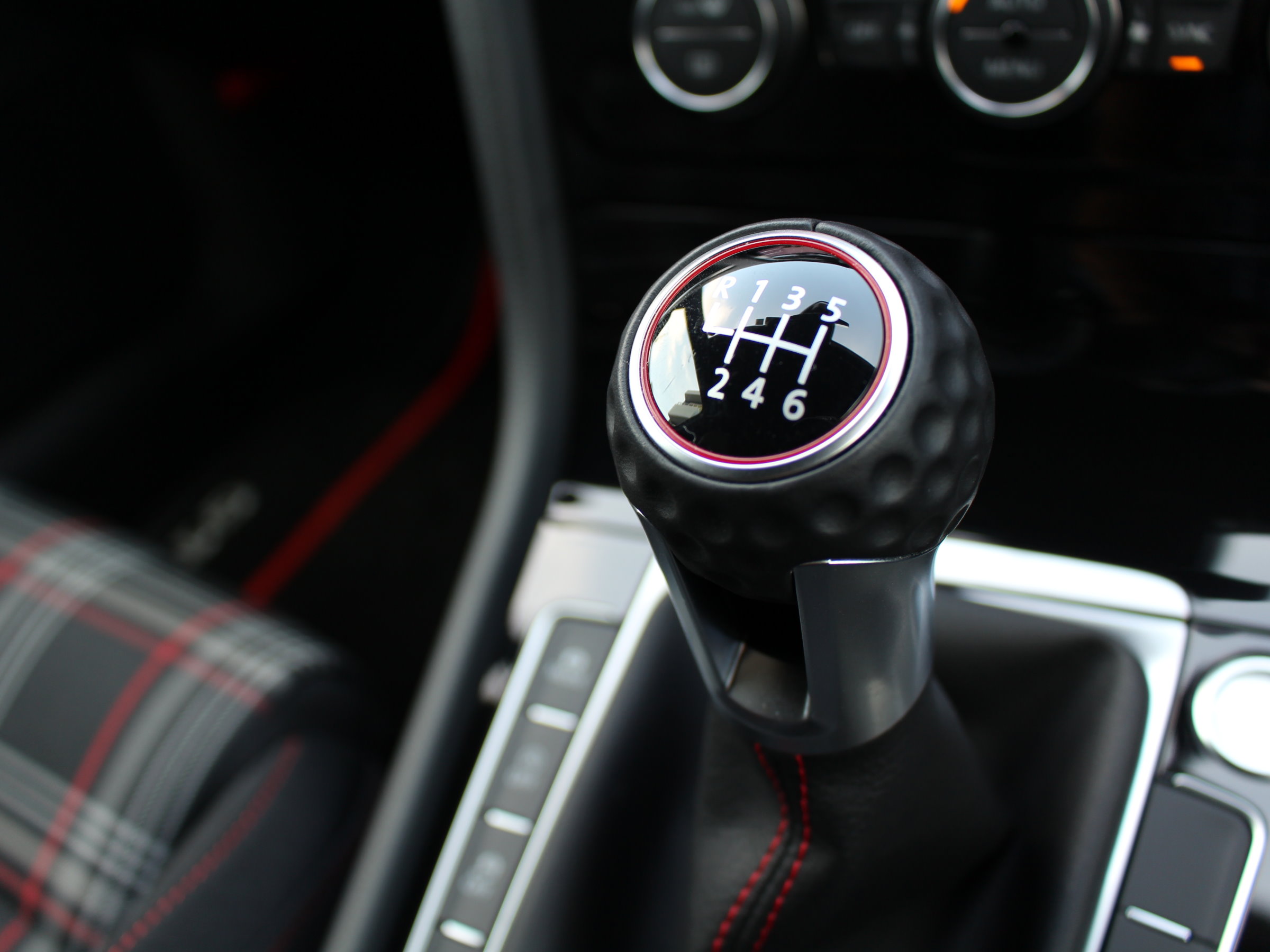 フォルクスワーゲン　ゴルフＧＴＩ　７．５モデル　６速ＭＴ