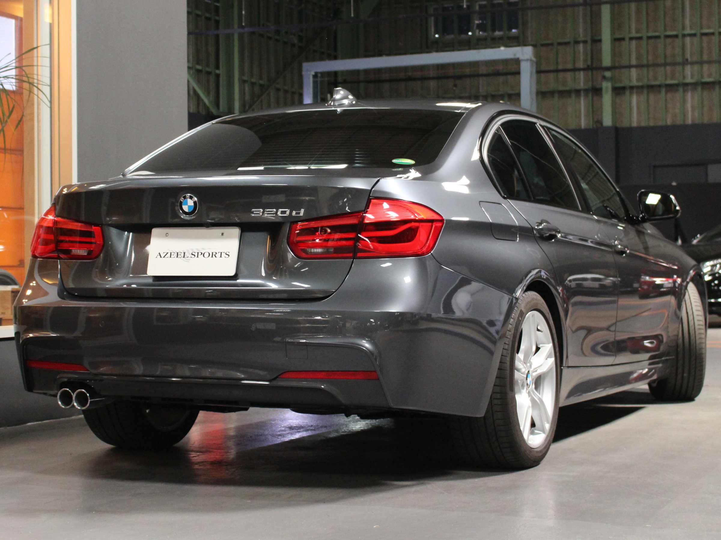 ＢＭＷ　３２０ｄ　Ｍスポーツ　ＬＣＩ後期