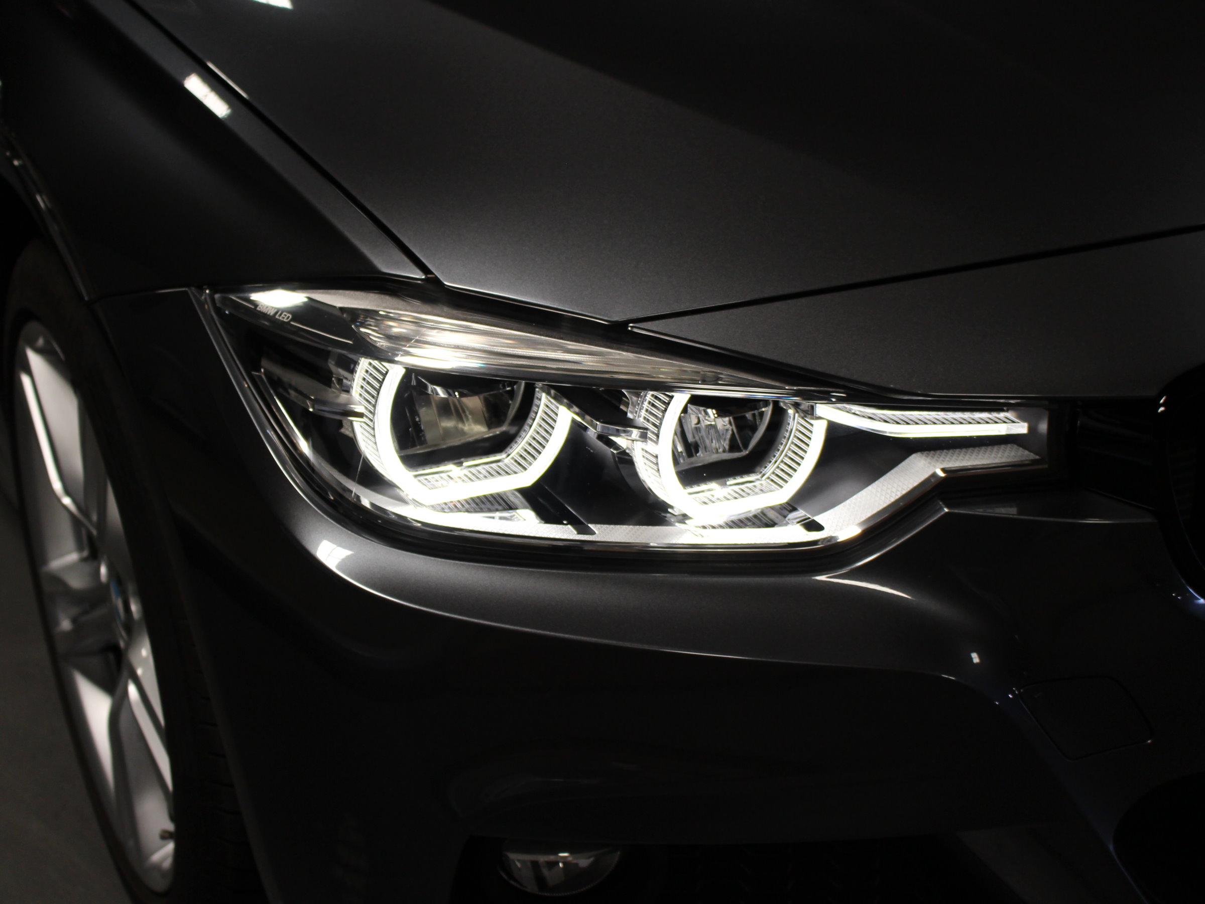 ＢＭＷ　３２０ｄ　Ｍスポーツ　ＬＣＩ後期