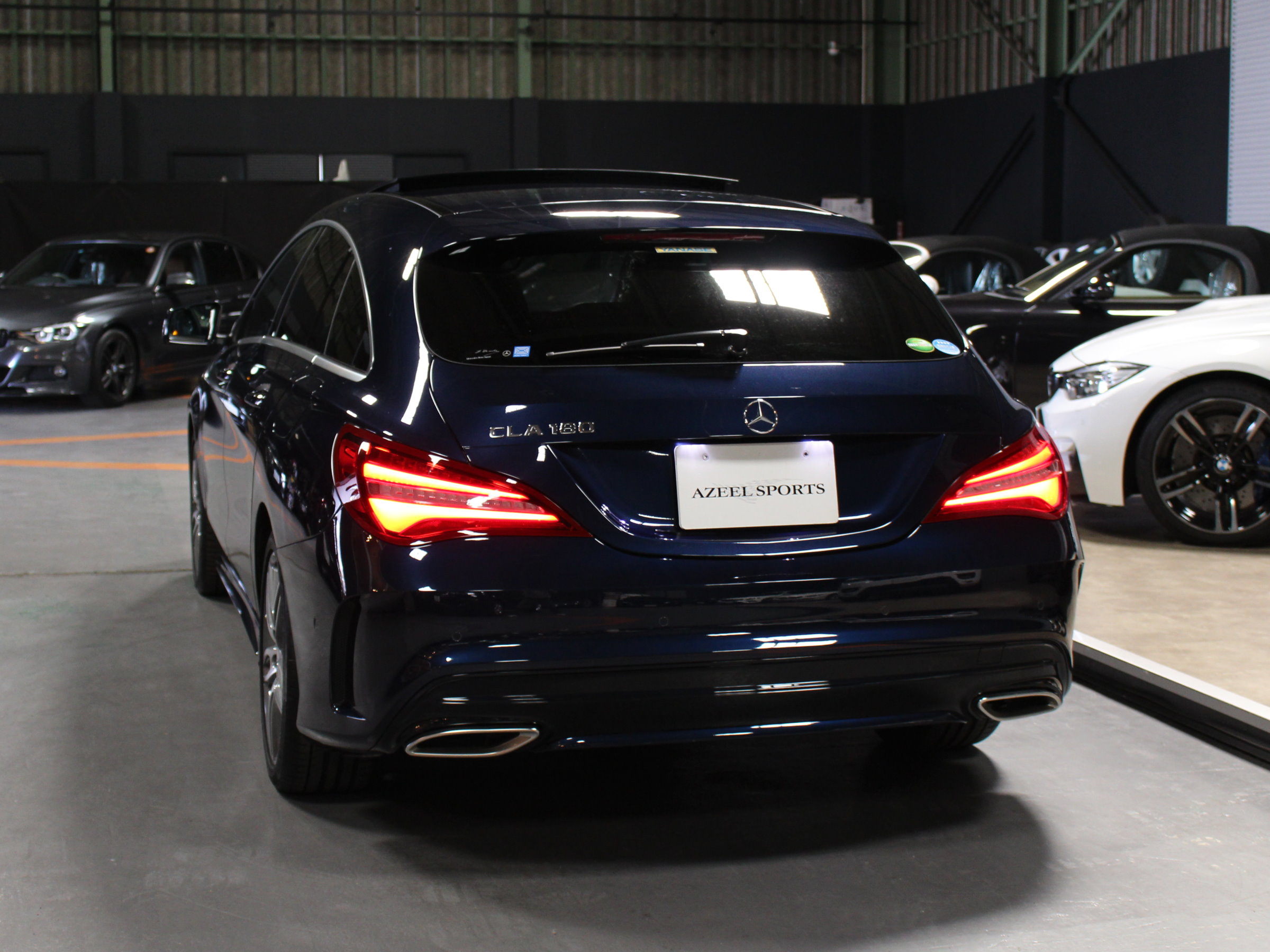 メルセデスベンツ　ＣＬＡ１８０シューティングブレーク　スポーツ　エクスクルーシブＰＫＧ
