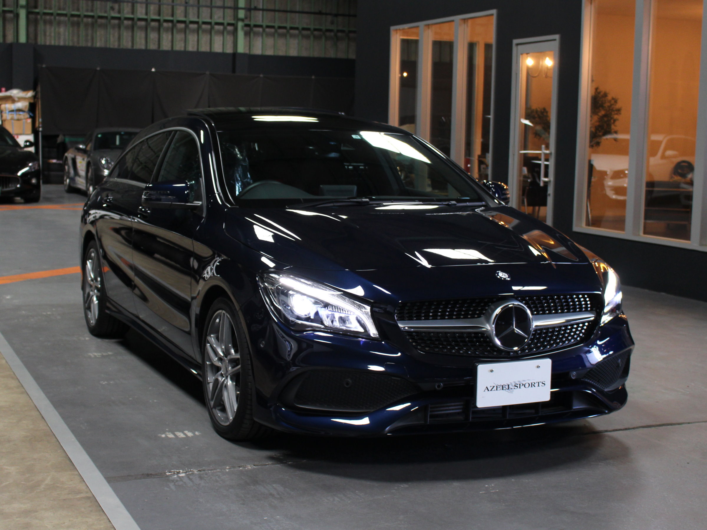 メルセデスベンツ　ＣＬＡ１８０シューティングブレーク　スポーツ　エクスクルーシブＰＫＧ