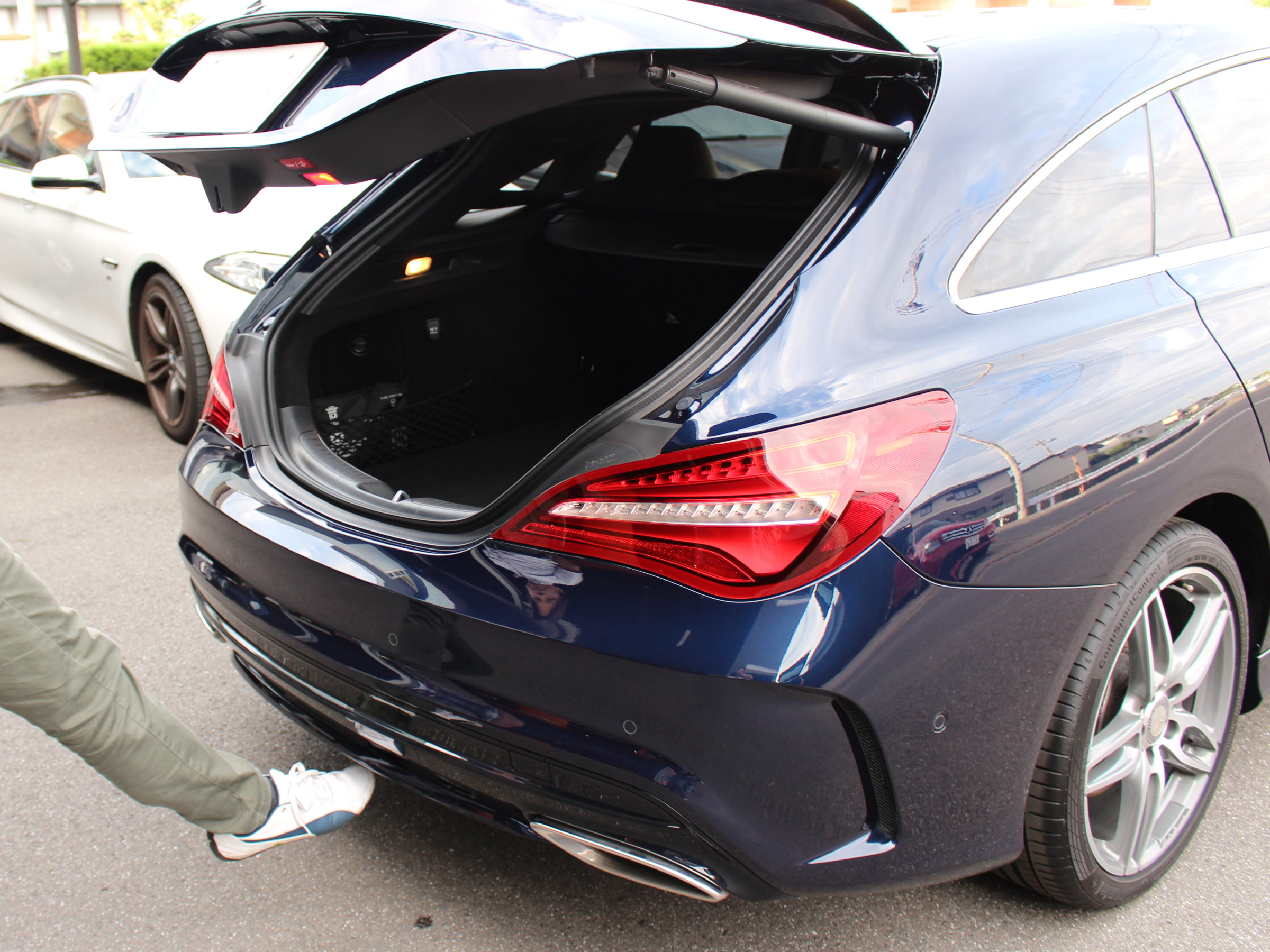 メルセデスベンツ　ＣＬＡ１８０シューティングブレーク　スポーツ　エクスクルーシブＰＫＧ
