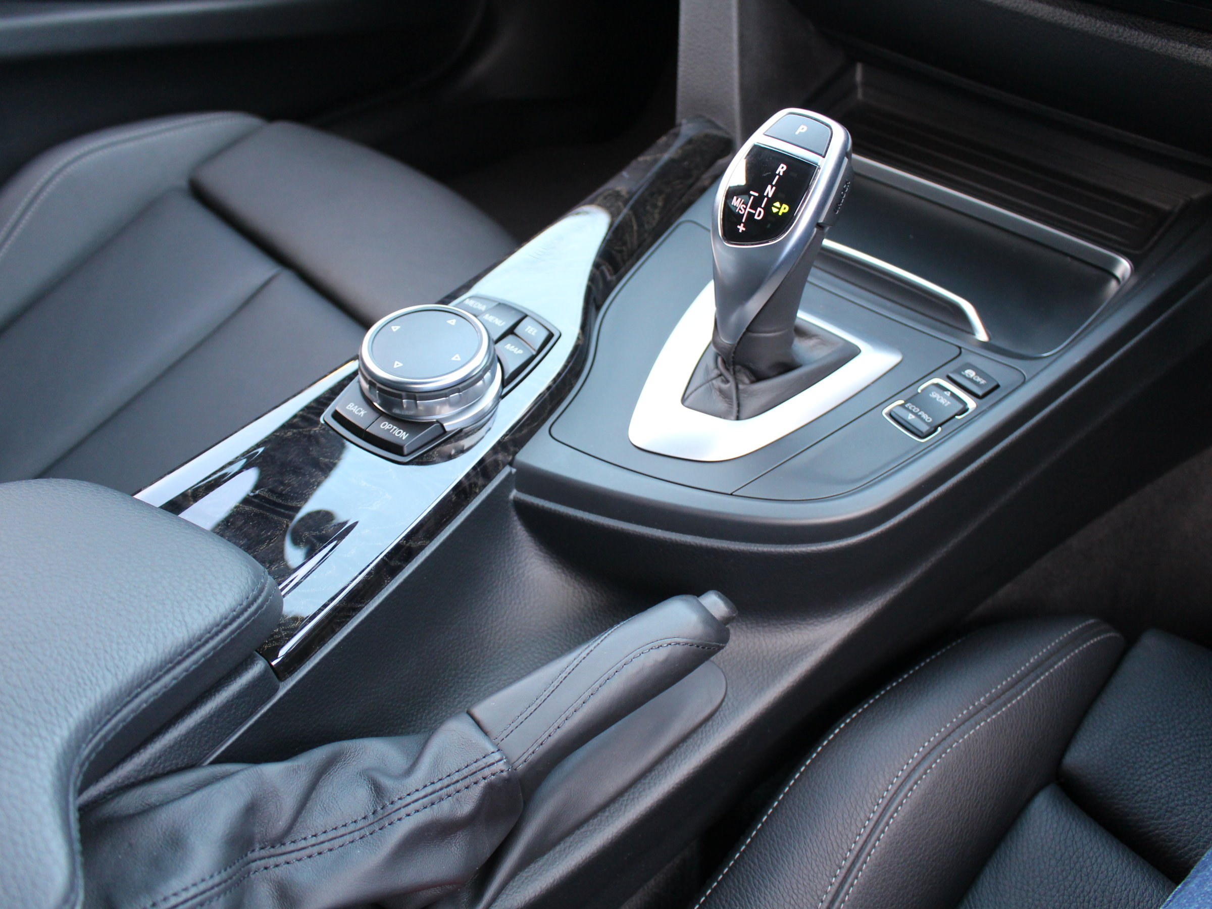 ＢＭＷ　３２０ｄ　Ｍスポーツ