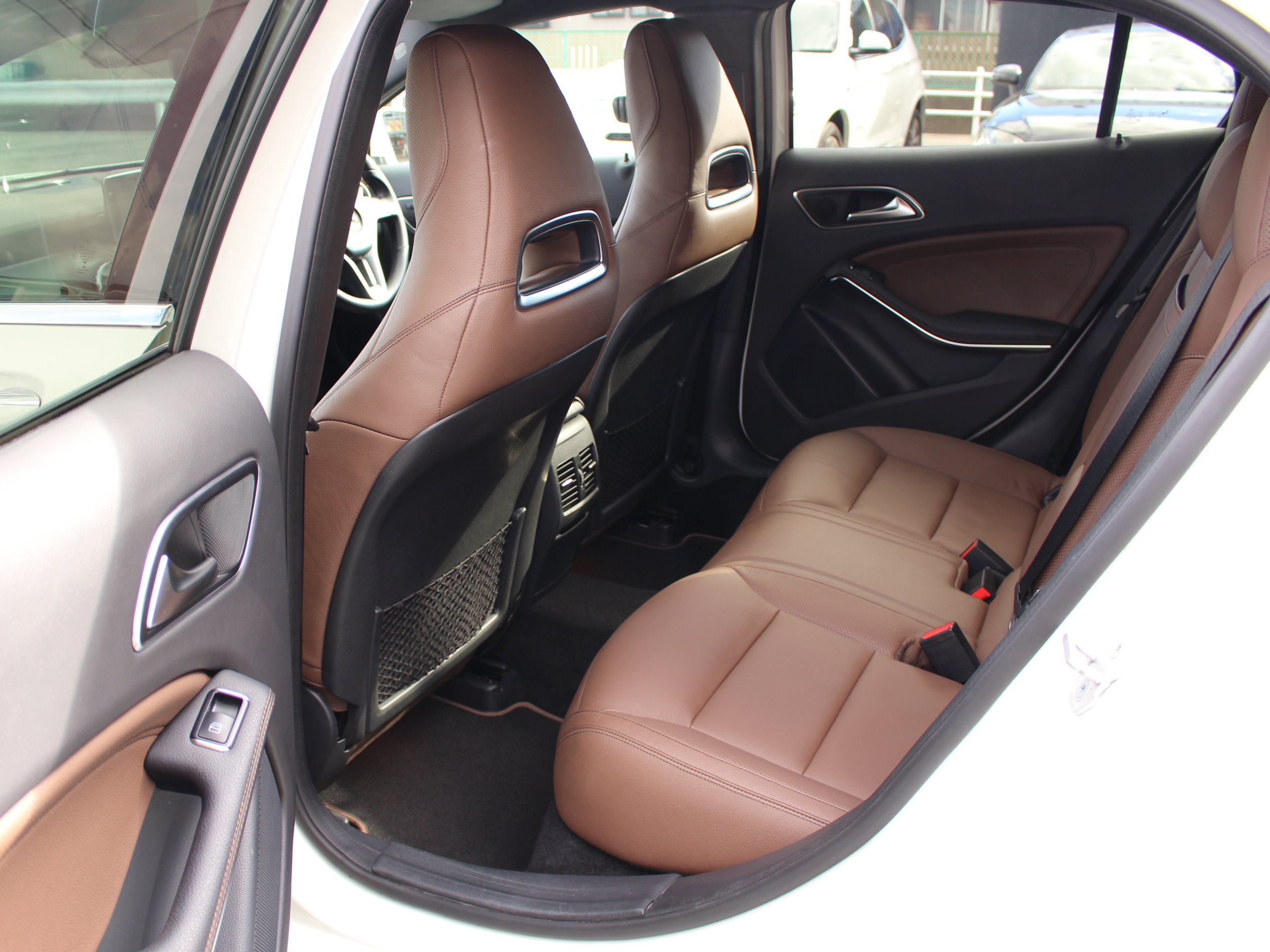 メルセデスベンツ　ＧＬＡ１８０