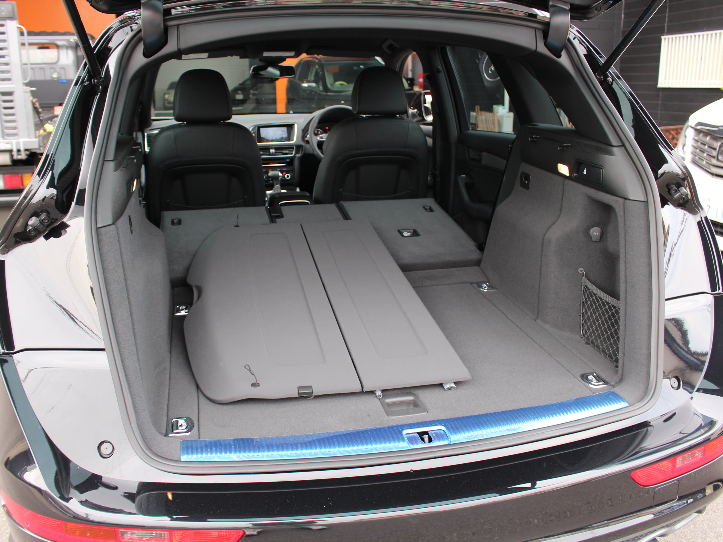 アウディ　Ｑ５　２．０ＴＦＳＩクワトロ　Ｓラインパッケージ