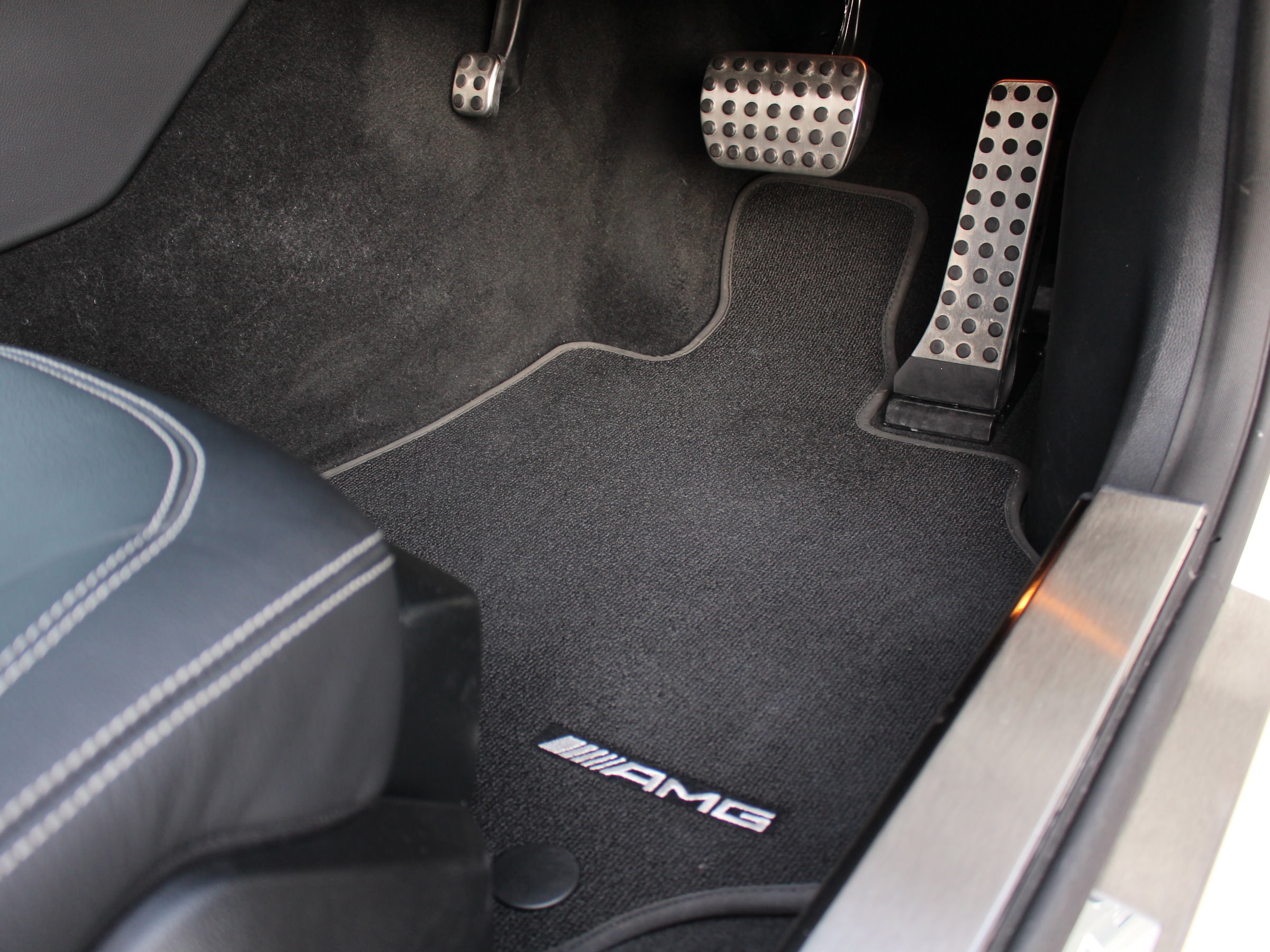 メルセデスベンツ　ＣＬＳ２２０ｄシューティングブレーク　ＡＭＧライン