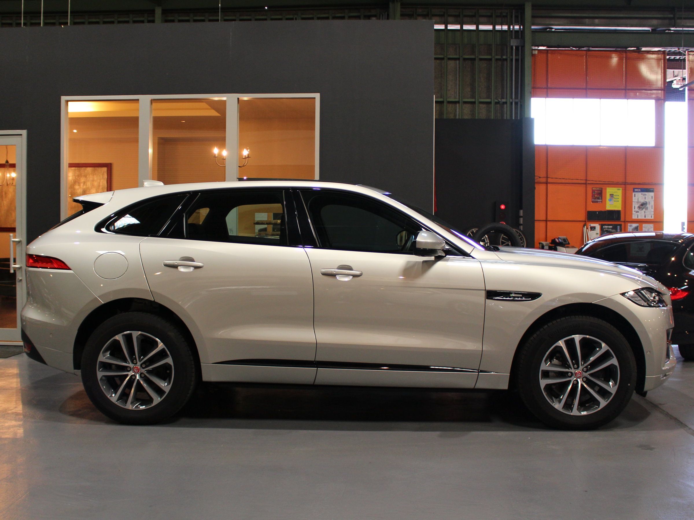 ジャガー　Ｆ－ＰＡＣＥ　２０ｄ　Ｒ－ＳＰＯＲＴ