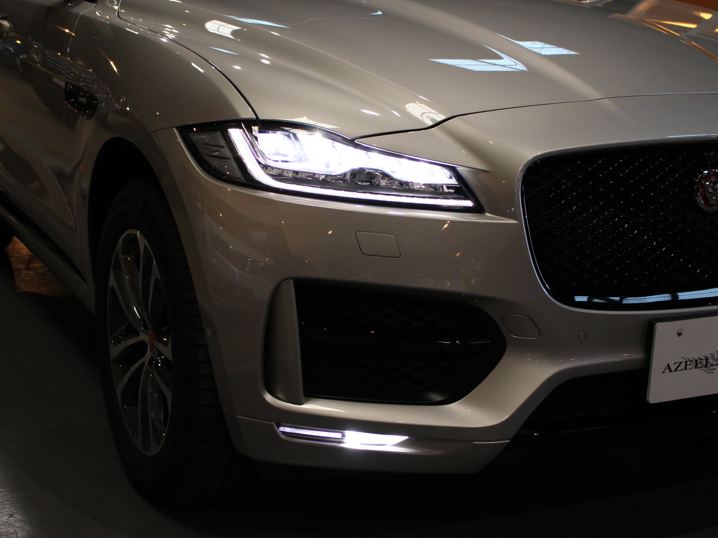 ジャガー　Ｆ－ＰＡＣＥ　２０ｄ　Ｒ－ＳＰＯＲＴ