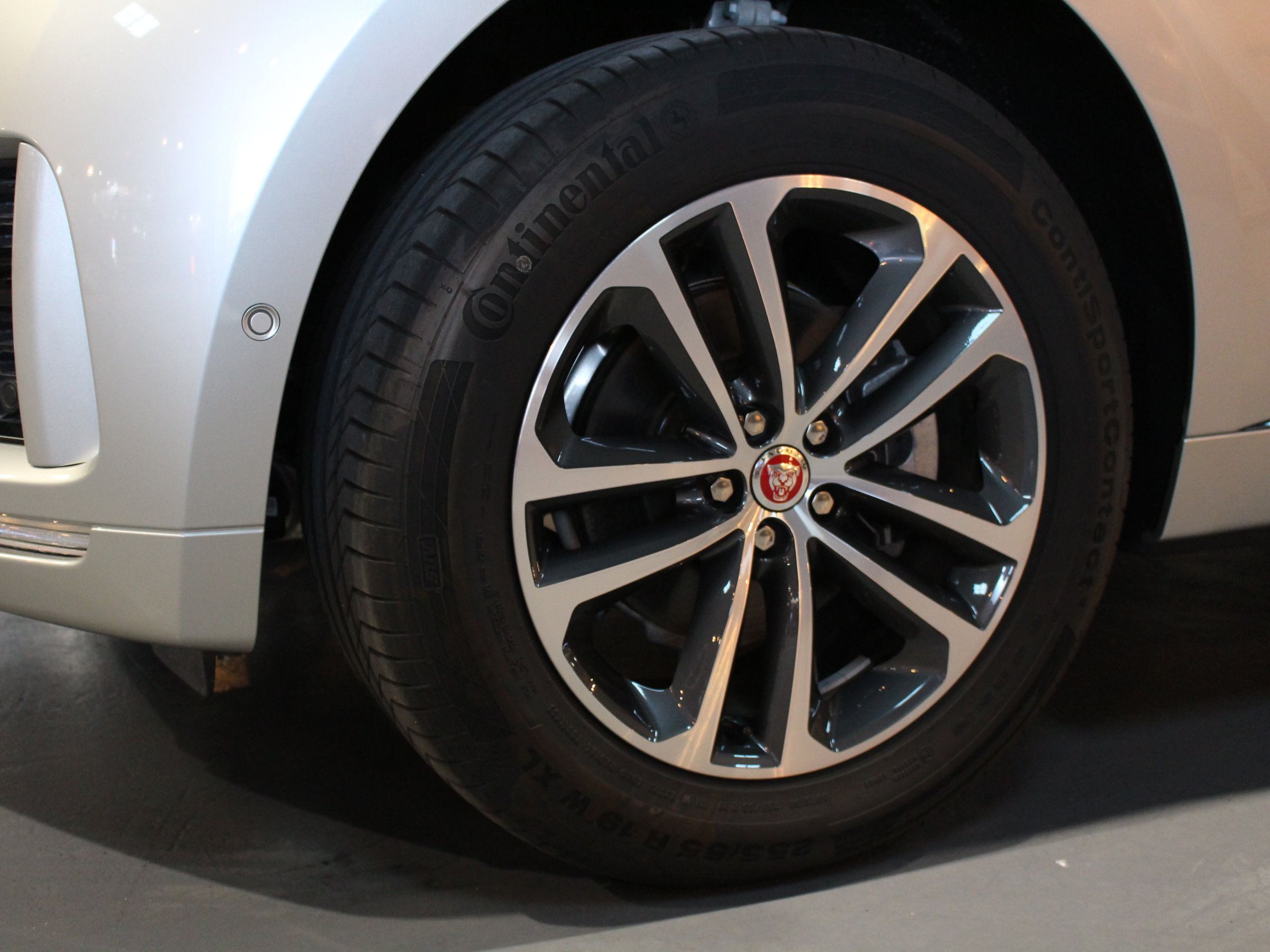 ジャガー　Ｆ－ＰＡＣＥ　２０ｄ　Ｒ－ＳＰＯＲＴ