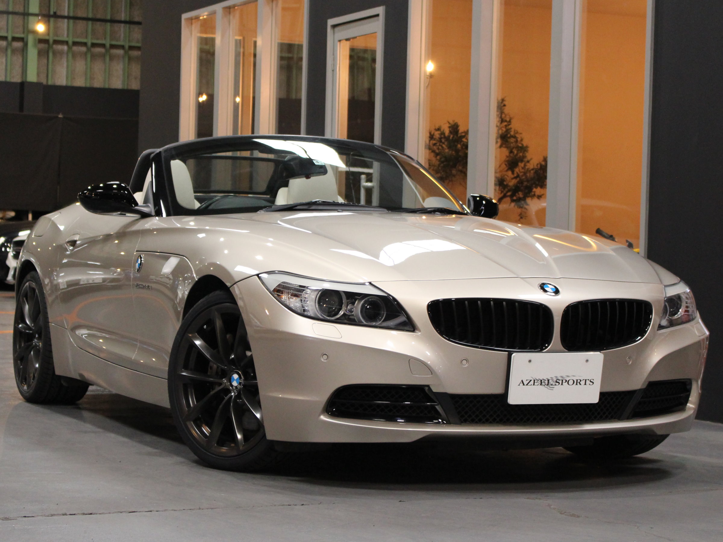 ＢＭＷ　Ｚ４　ｓドライブ３５ⅰ　デザインピュアホワイト