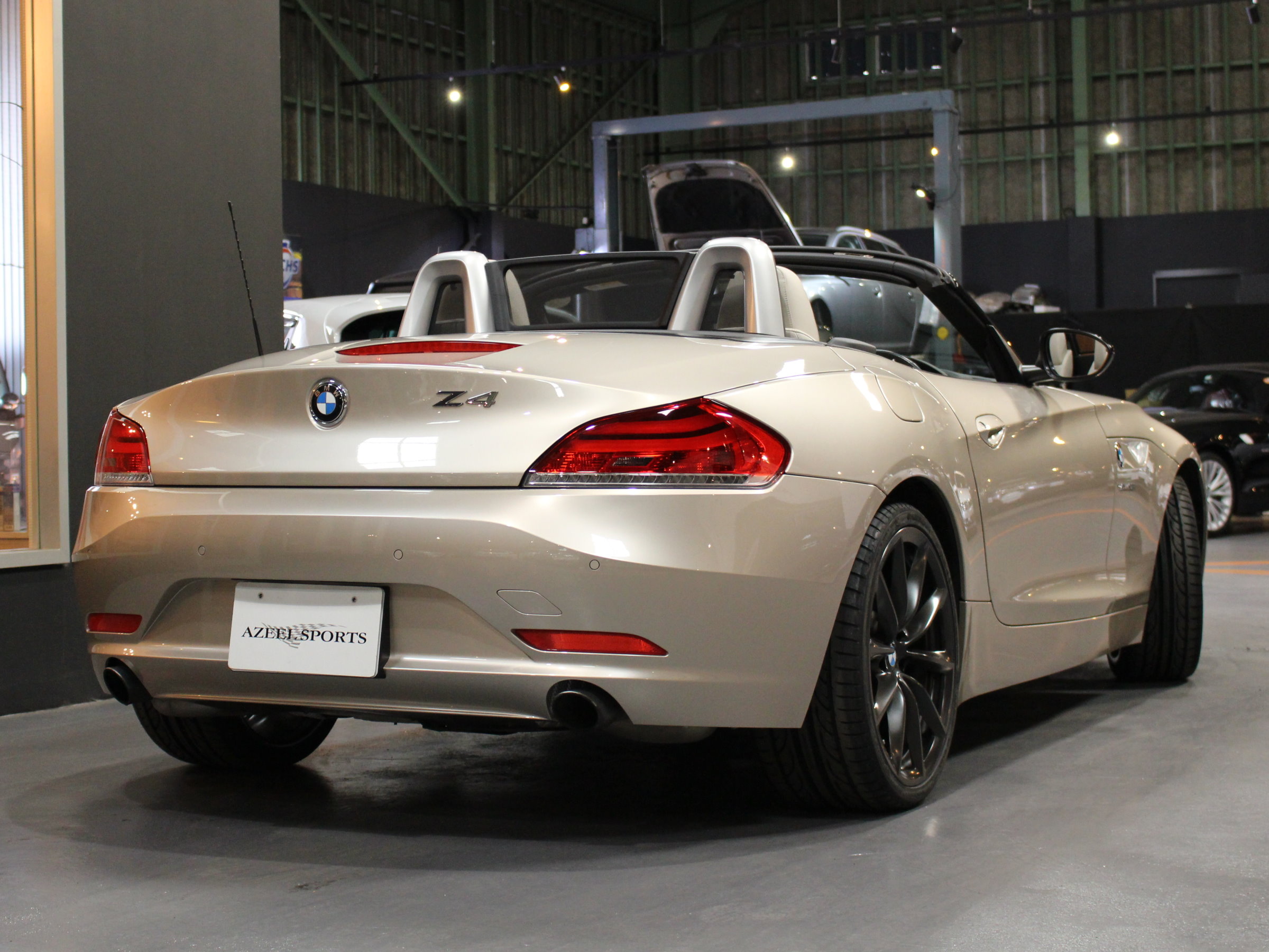 ＢＭＷ　Ｚ４　ｓドライブ３５ⅰ　デザインピュアホワイト