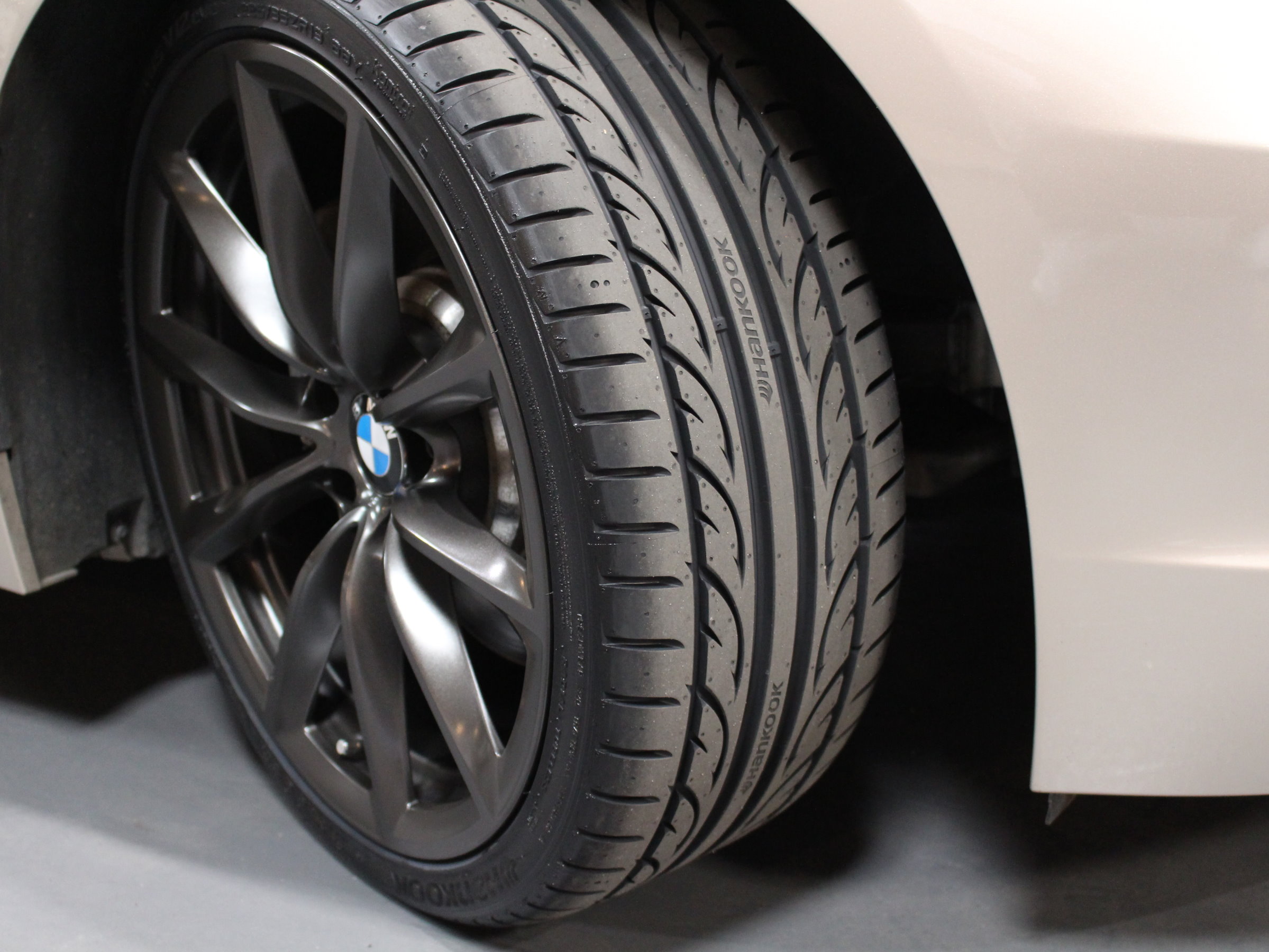 ＢＭＷ　Ｚ４　ｓドライブ３５ⅰ　デザインピュアホワイト