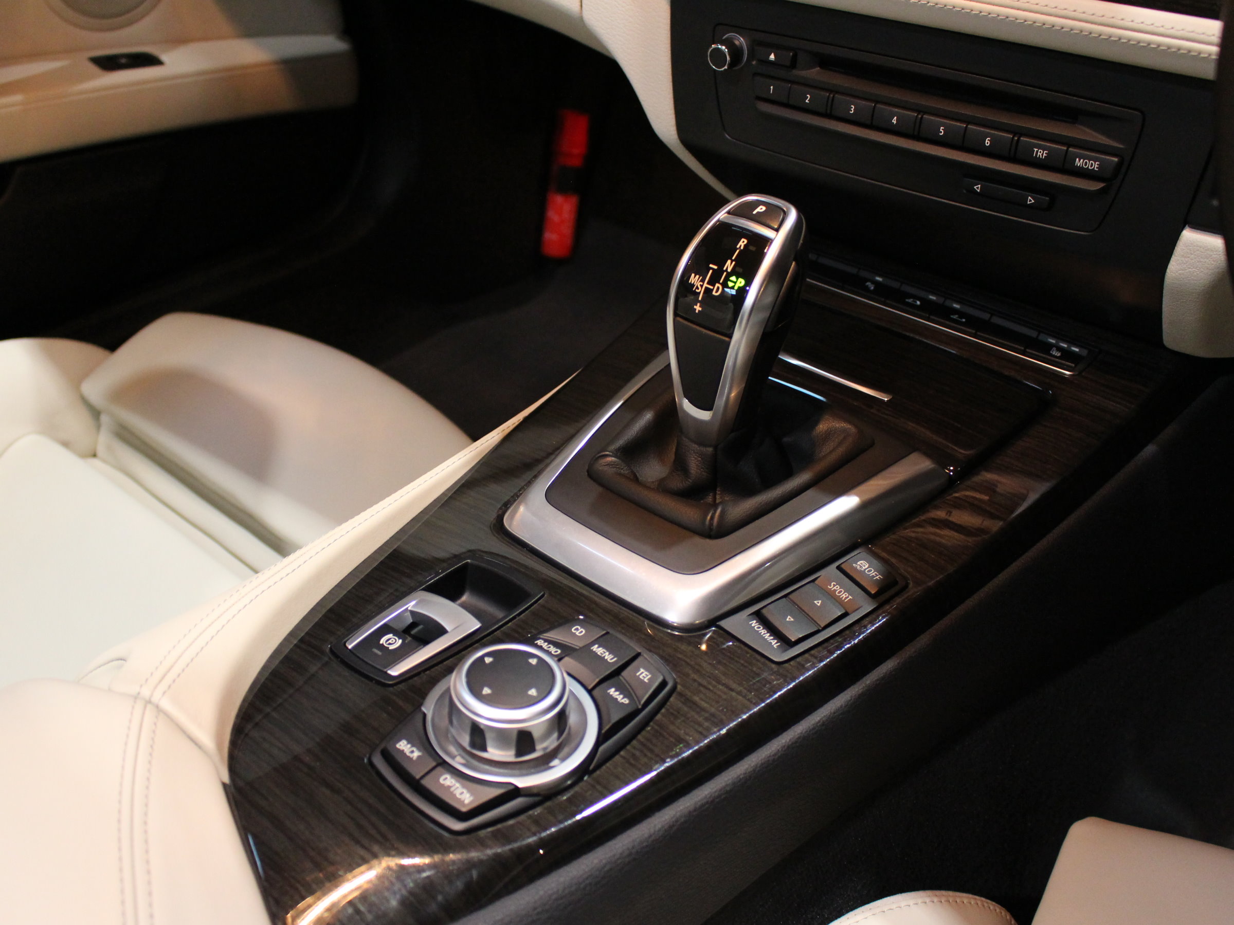 ＢＭＷ　Ｚ４　ｓドライブ３５ⅰ　デザインピュアホワイト