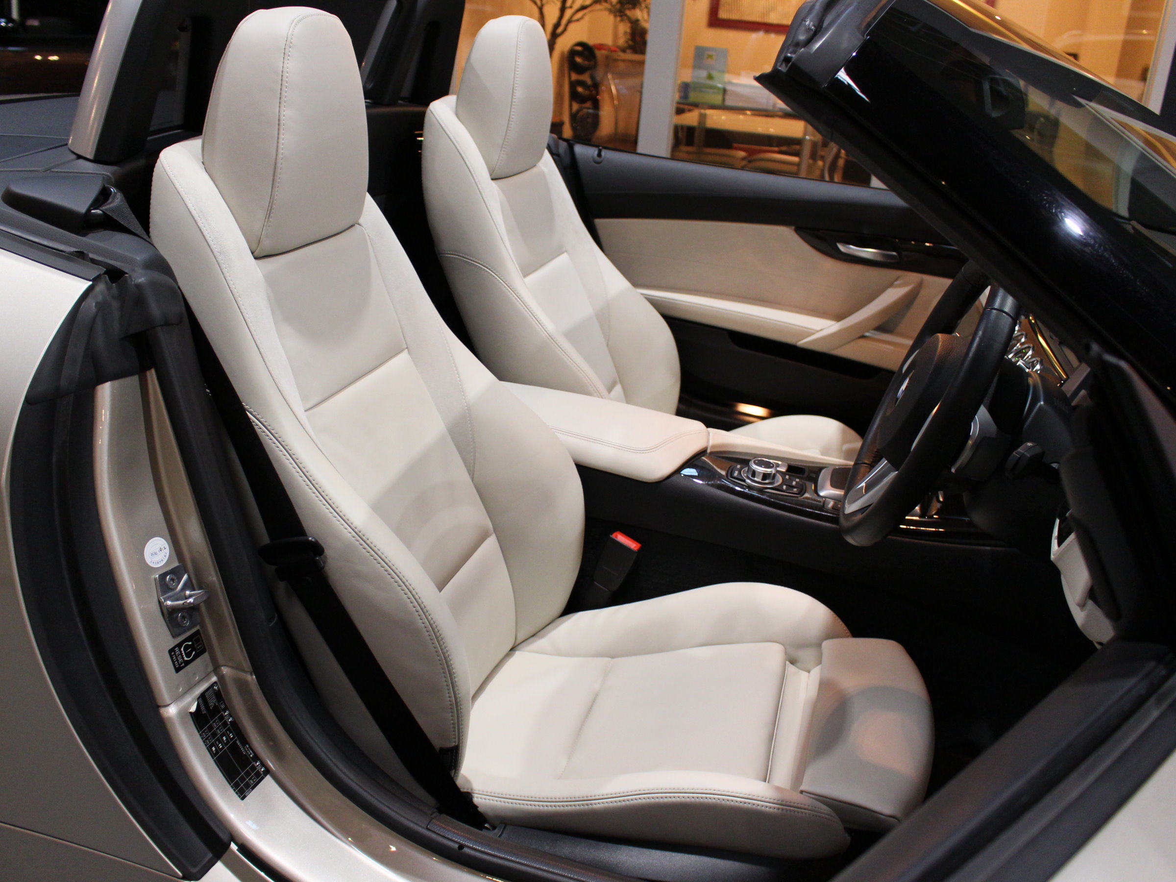 ＢＭＷ　Ｚ４　ｓドライブ３５ⅰ　デザインピュアホワイト