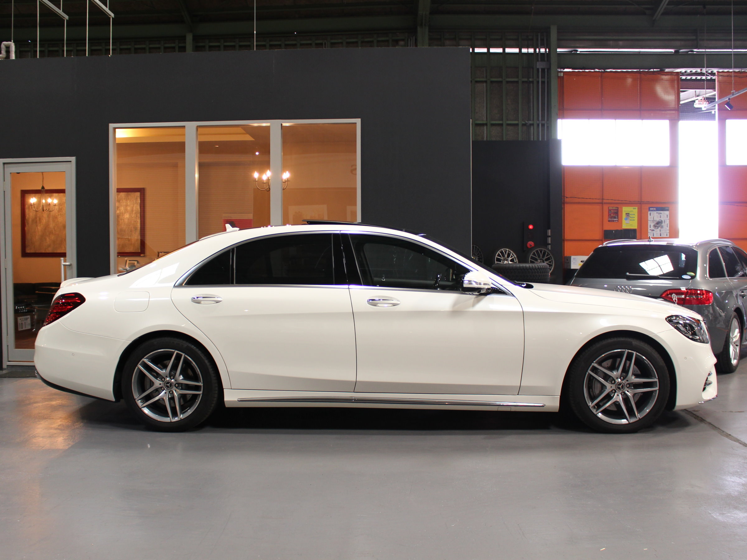 メルセデスベンツ　Ｓ５６０ロング　４マチック　ＡＭＧライン