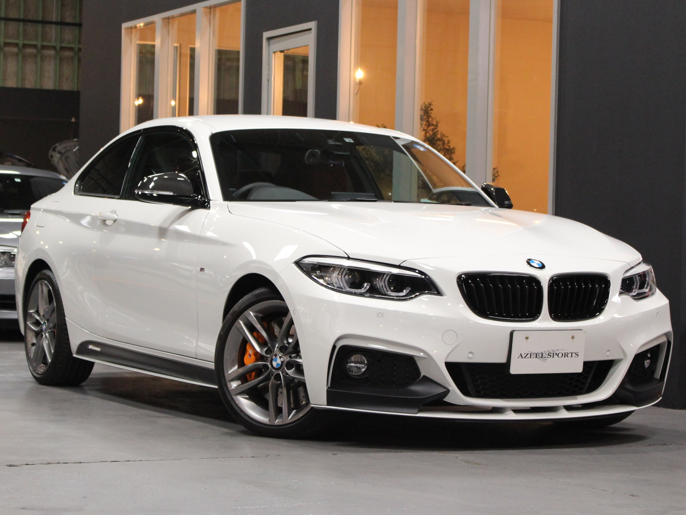 ＢＭＷ　２２０ⅰクーペ　Ｍスポーツ　ＬＣＩ