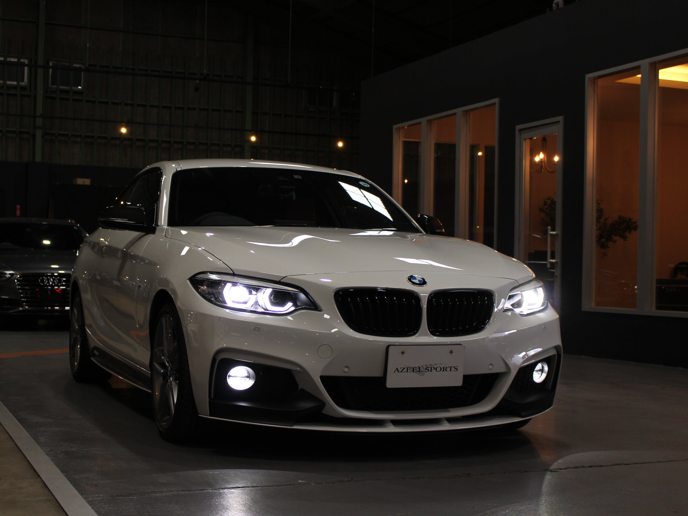 ＢＭＷ　２２０ⅰクーペ　Ｍスポーツ　ＬＣＩ