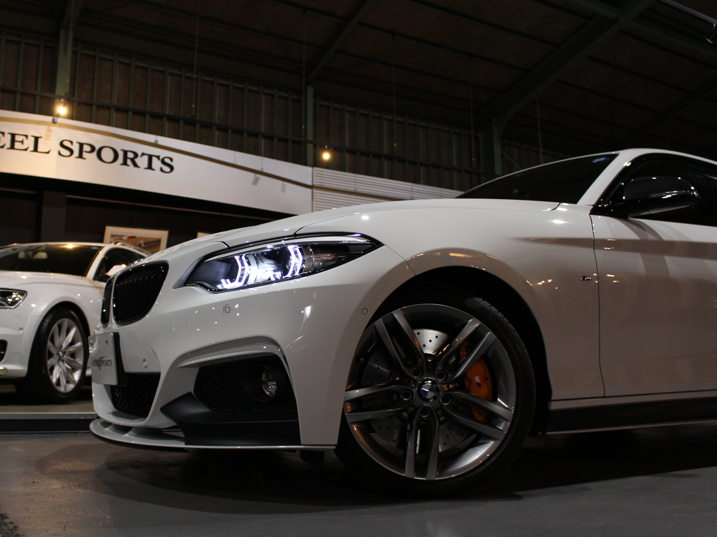 ＢＭＷ　２２０ⅰクーペ　Ｍスポーツ　ＬＣＩ