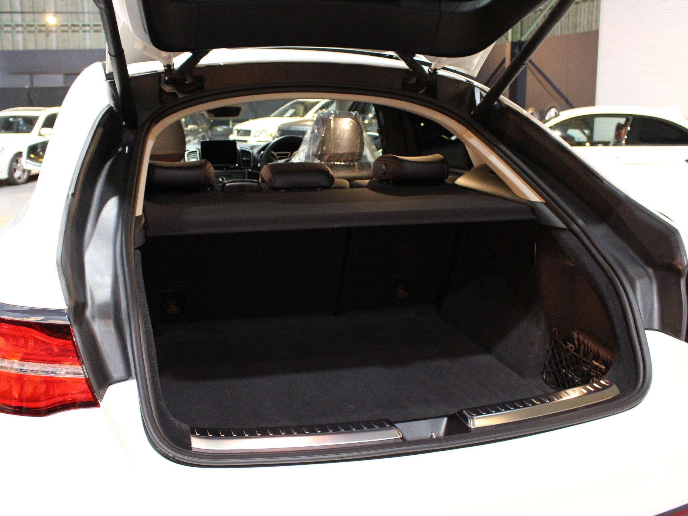 メルセデスベンツ　ＧＬＥ３５０ｄクーペ　４マチック　スポーツ