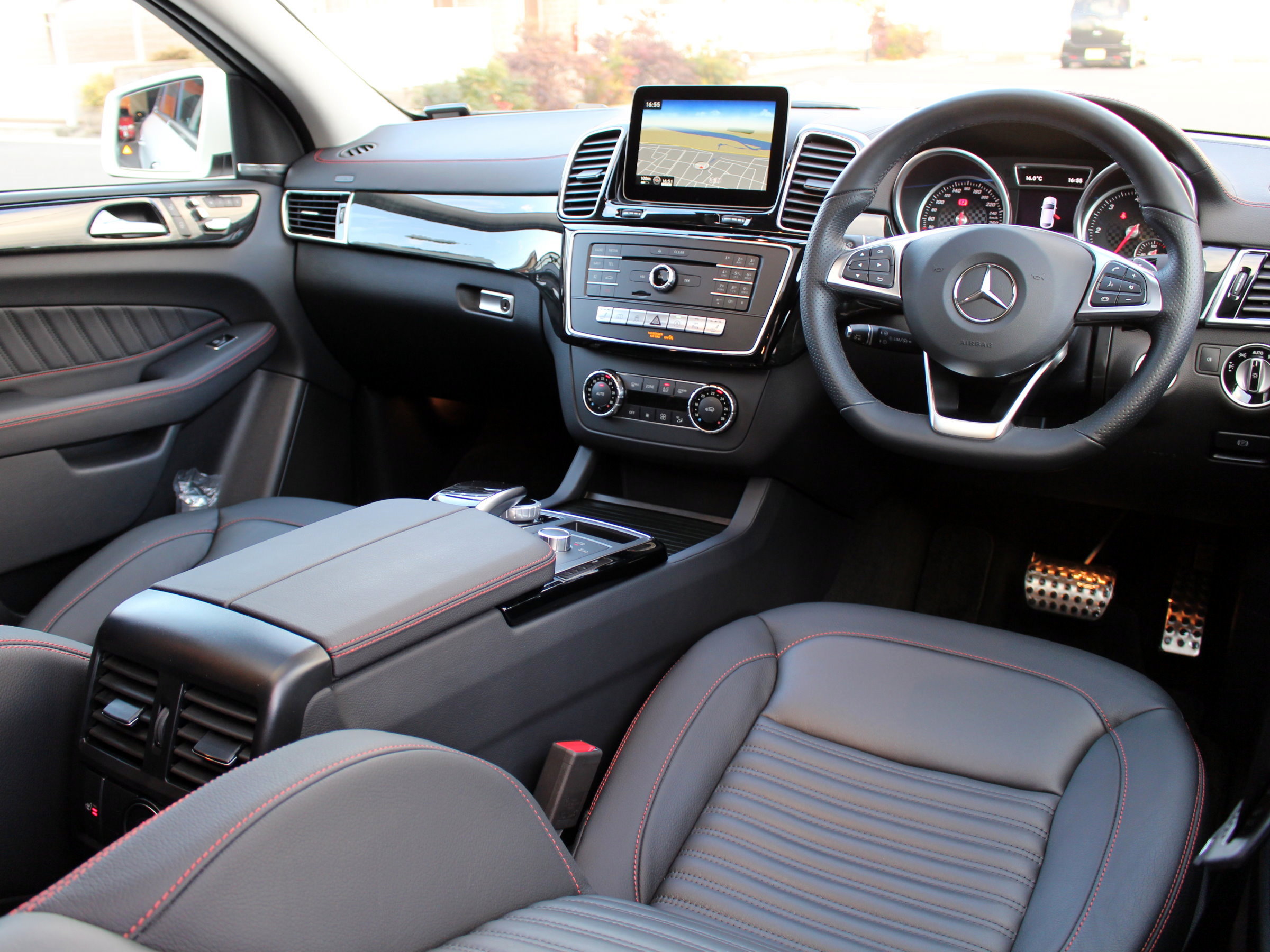 メルセデスベンツ　ＧＬＥ３５０ｄクーペ　４マチック　スポーツ