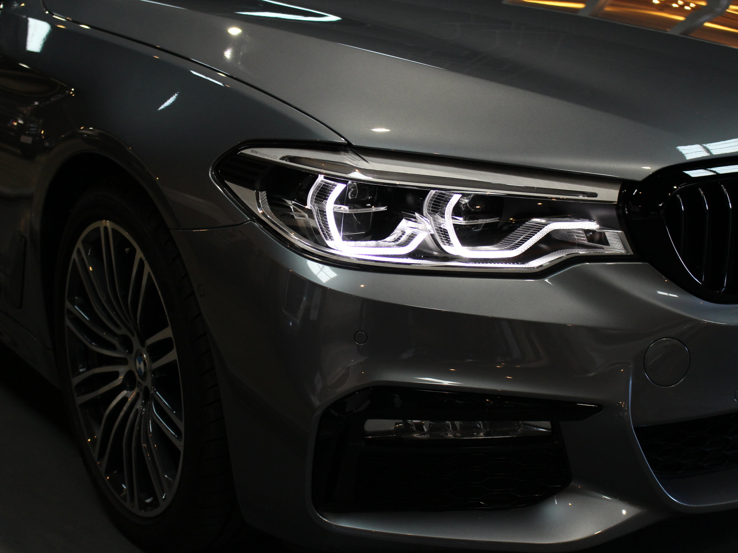 ＢＭＷ　５２３ⅰツーリング　Ｍスポーツ　ハイラインパッケージ