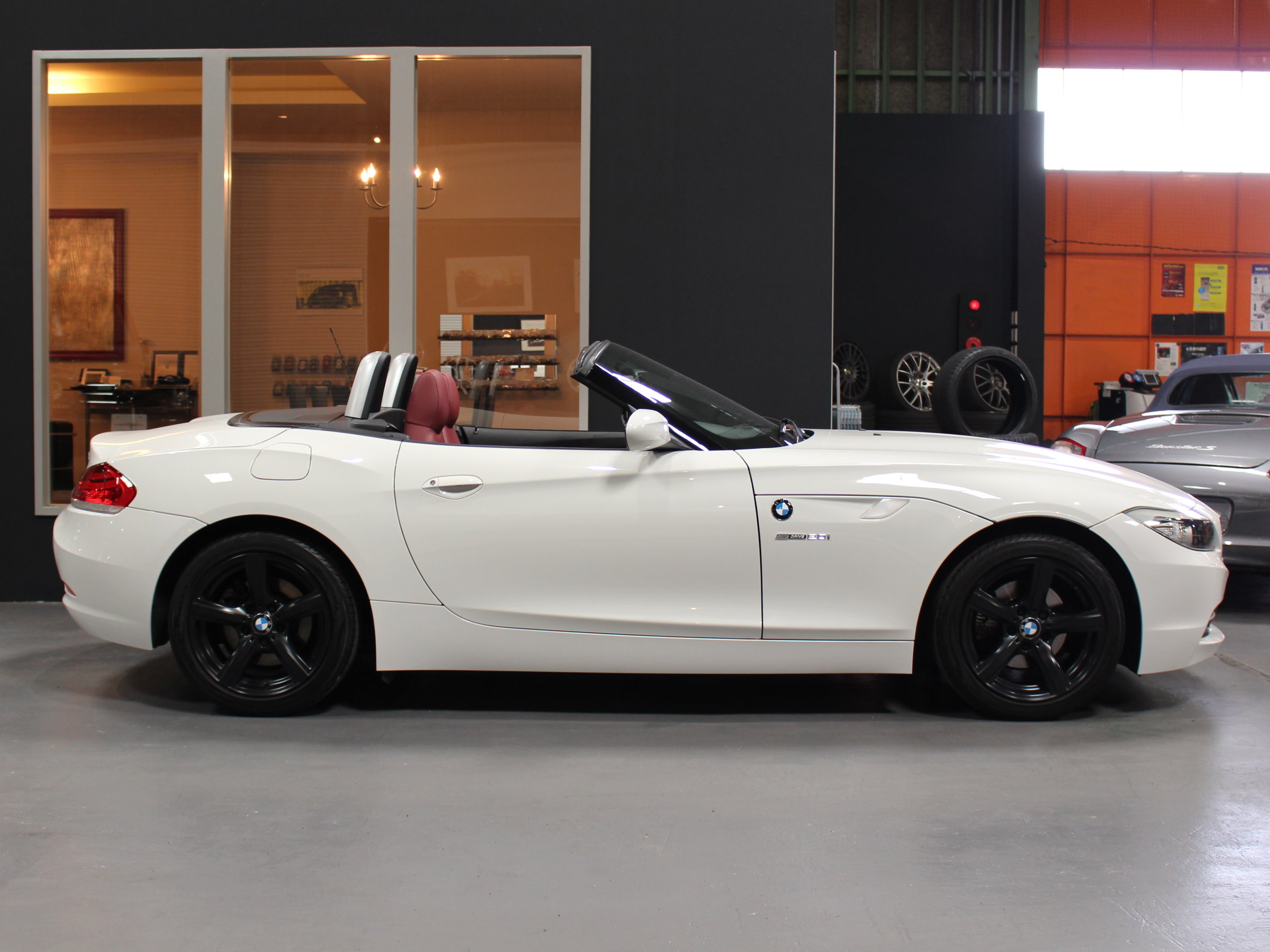 ＢＭＷ　Ｚ４　ｓドライブ２０ｉ