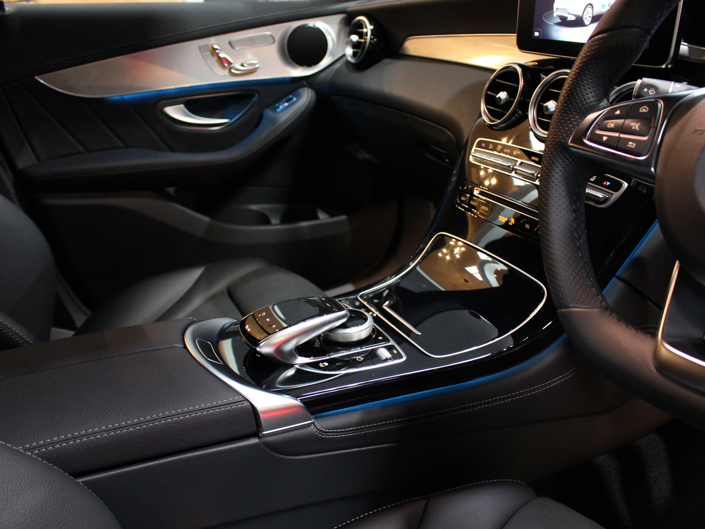 メルセデスベンツ　ＧＬＣ２２０ｄ４マチッククーペ　スポーツ