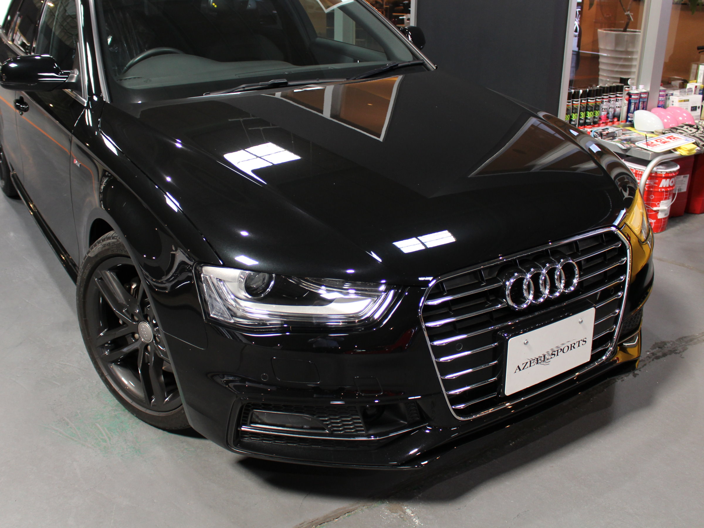 アウディ　Ａ４アバント　２．０ＴＦＳＩ　ダイナミックライン