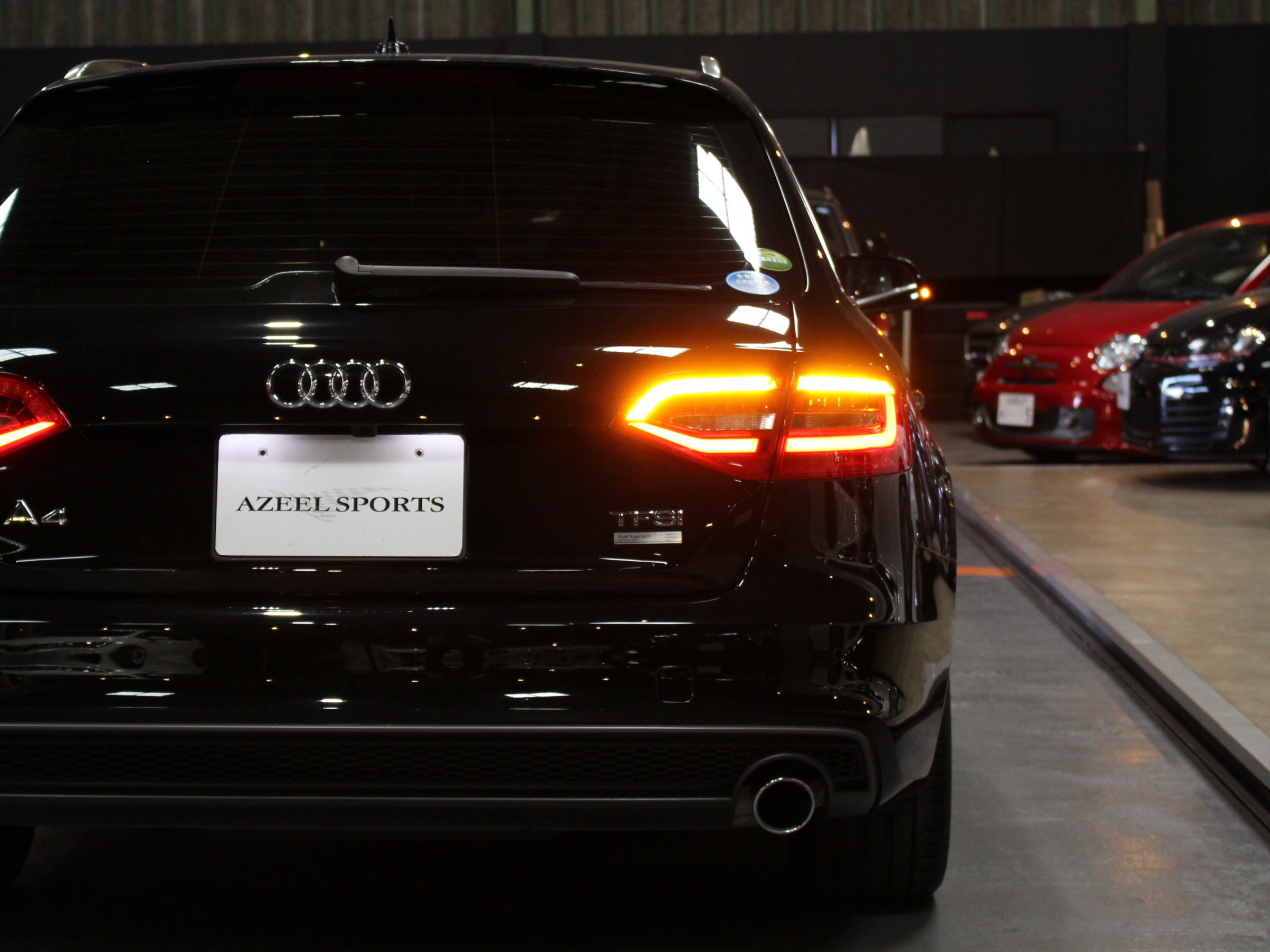 アウディ　Ａ４アバント　２．０ＴＦＳＩ　ダイナミックライン