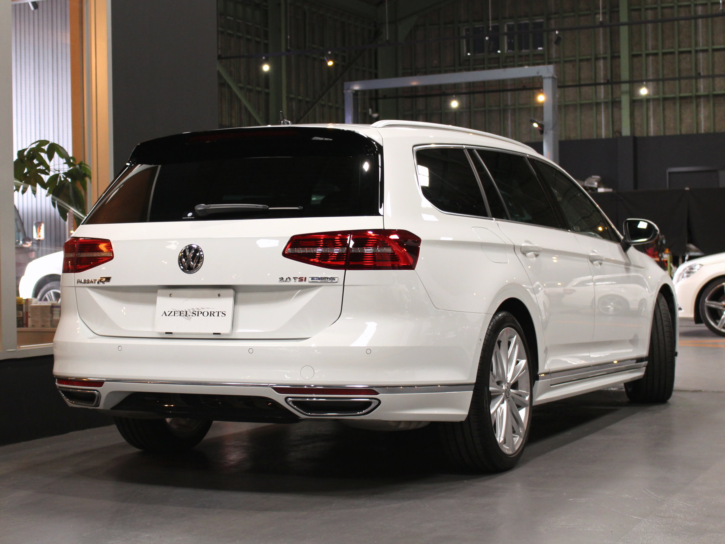 フォルクスワーゲン　パサートヴァリアント　２．０ＴＳＩ　Ｒライン