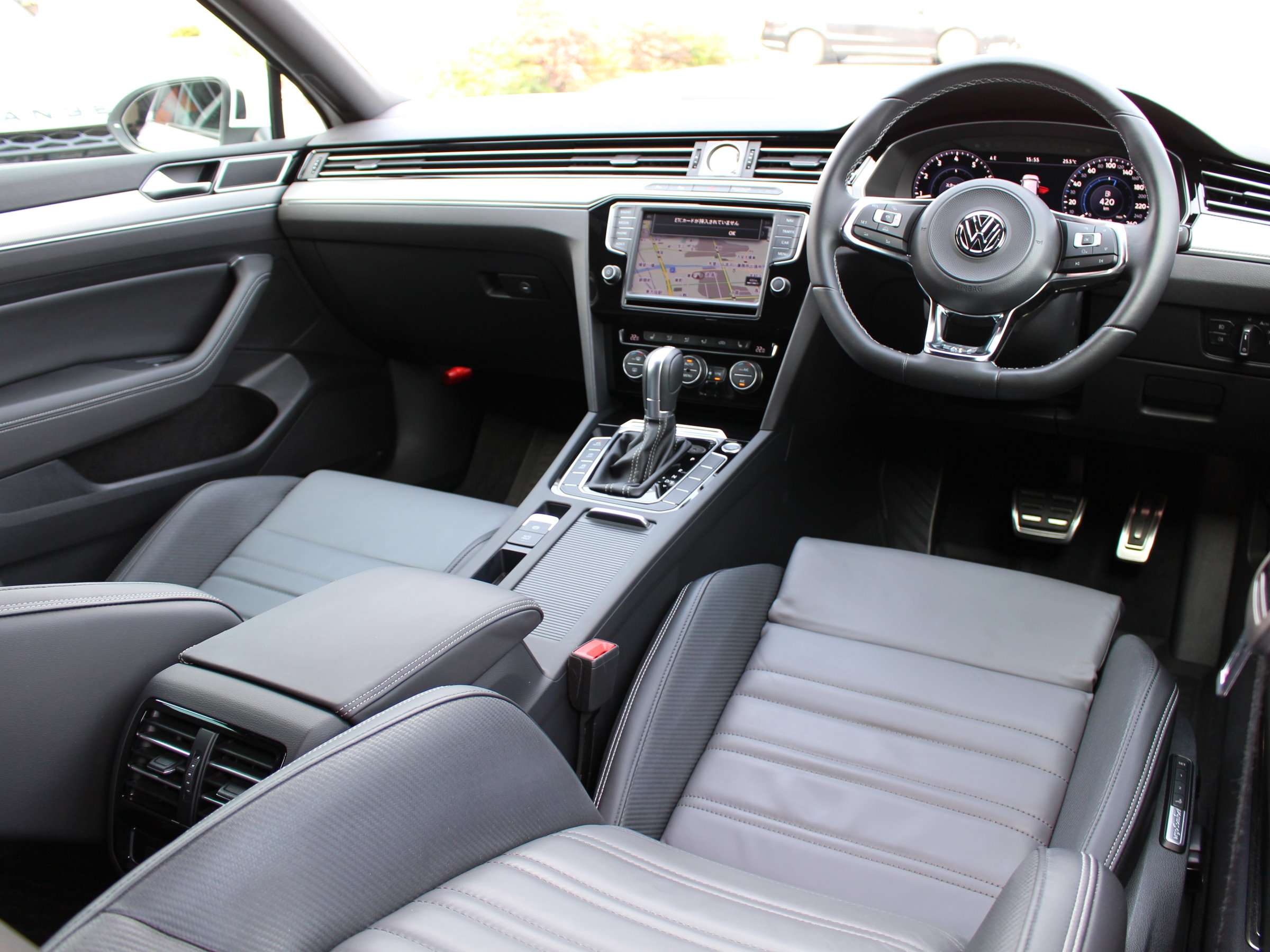 フォルクスワーゲン　パサートヴァリアント　２．０ＴＳＩ　Ｒライン