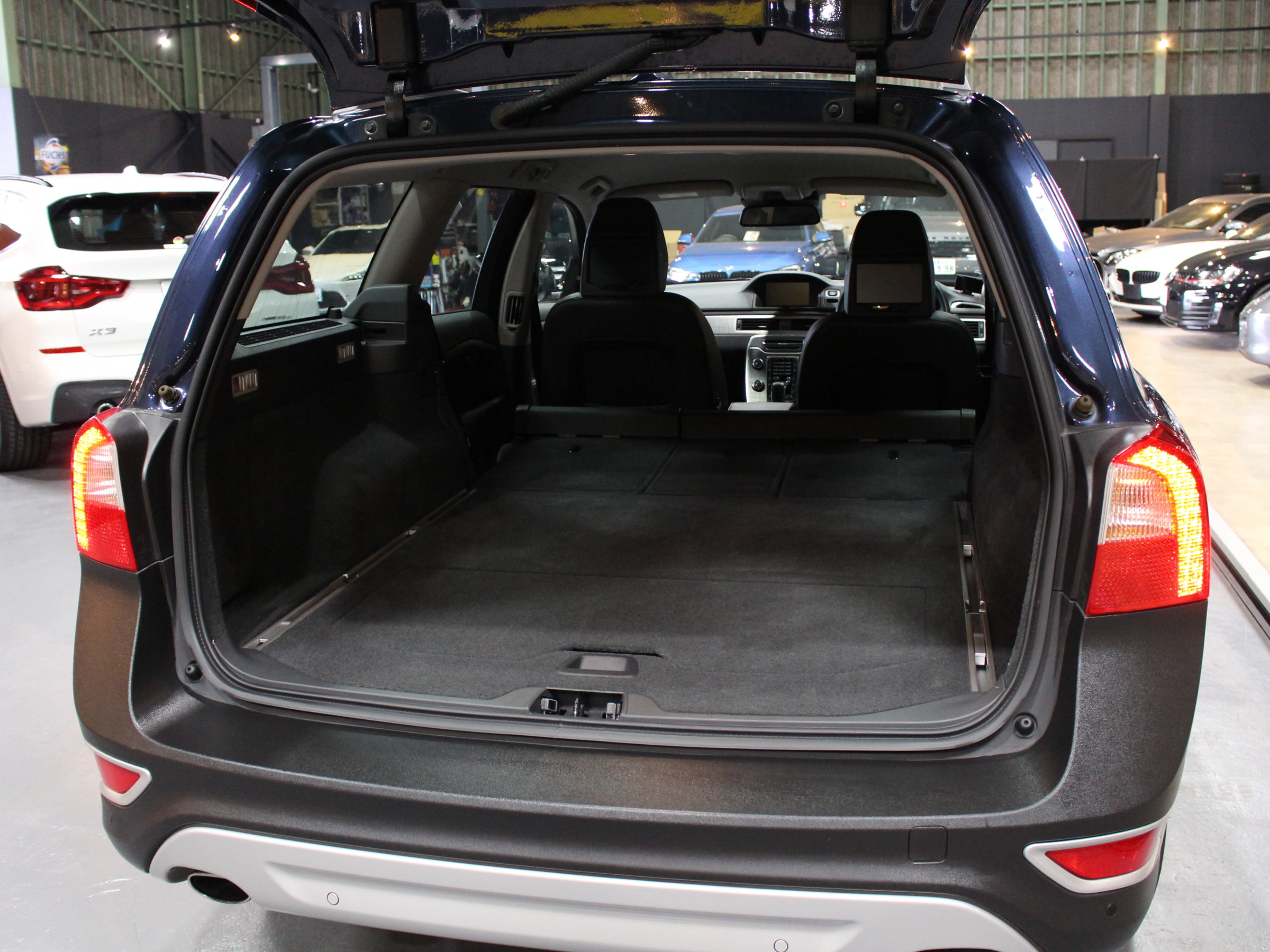 ボルボ　ＸＣ７０　Ｔ６　ＡＷＤ　ＳＥ　セーフティパッケージ