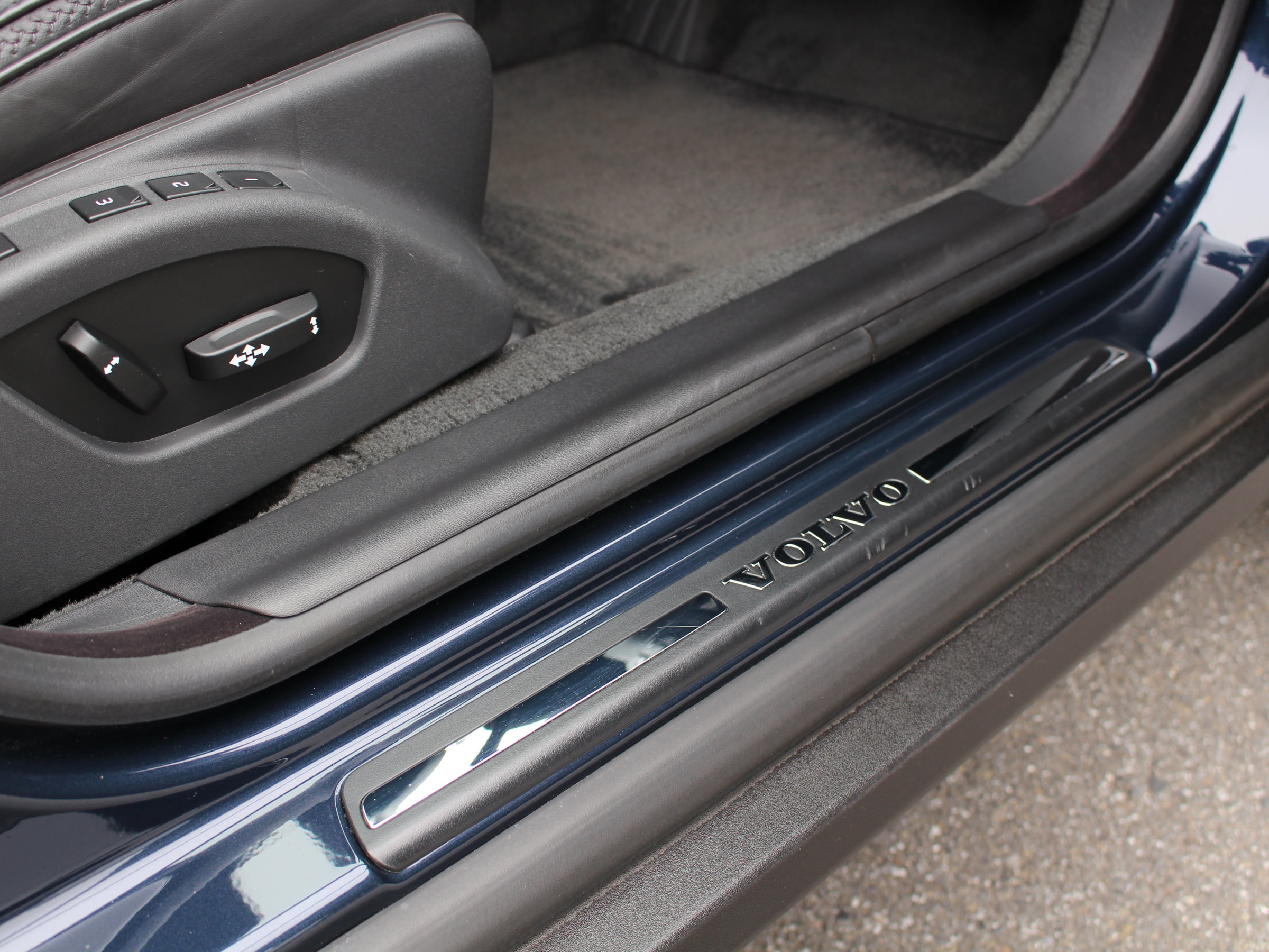 ボルボ　ＸＣ７０　Ｔ６　ＡＷＤ　ＳＥ　セーフティパッケージ