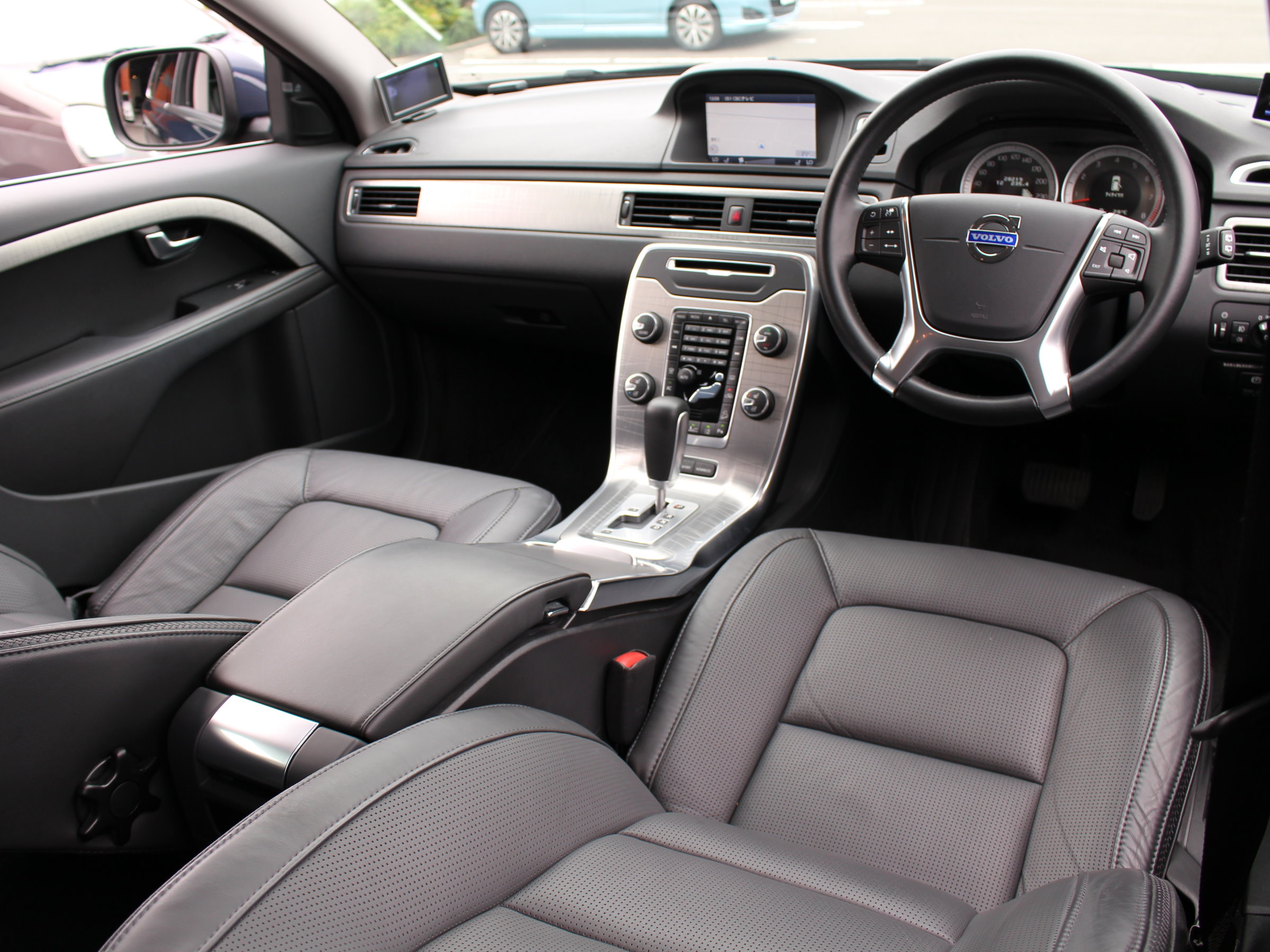 ボルボ　ＸＣ７０　Ｔ６　ＡＷＤ　ＳＥ　セーフティパッケージ