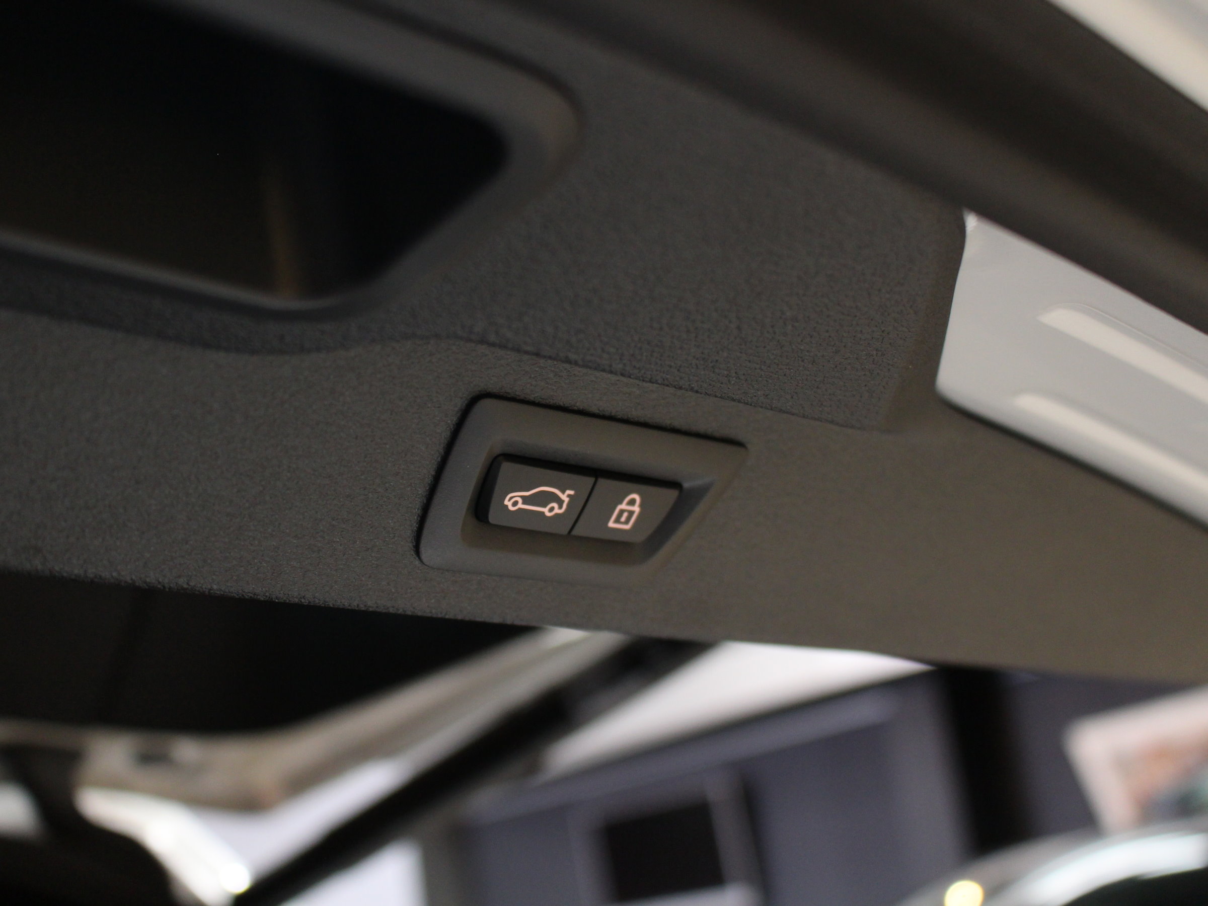 ＢＭＷ　Ｘ５　ⅹドライブ３５ｄ　Ｍスポーツ　セレクトＰＫＧ　７人乗り