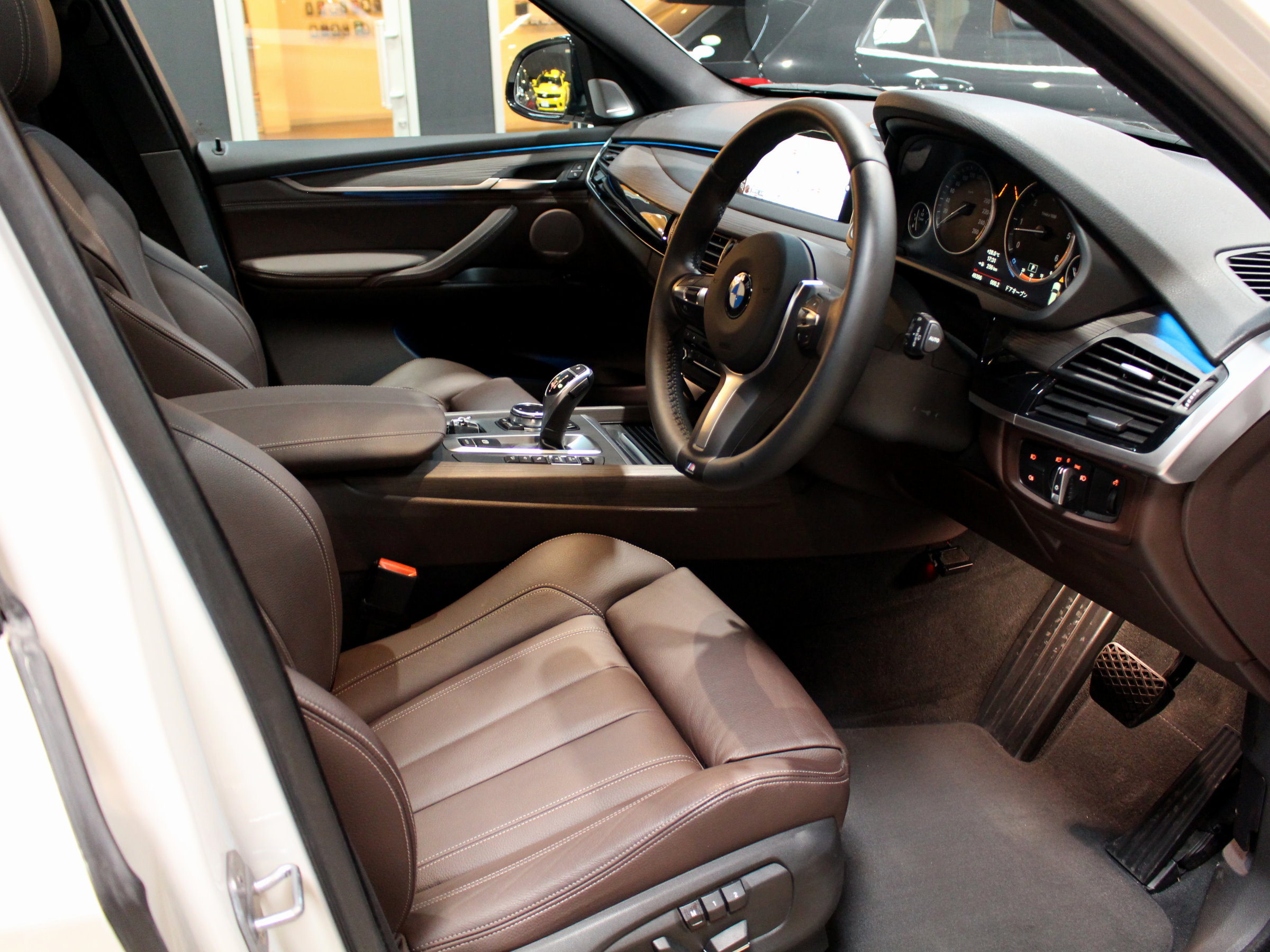 ＢＭＷ　Ｘ５　ⅹドライブ３５ｄ　Ｍスポーツ　セレクトＰＫＧ　７人乗り