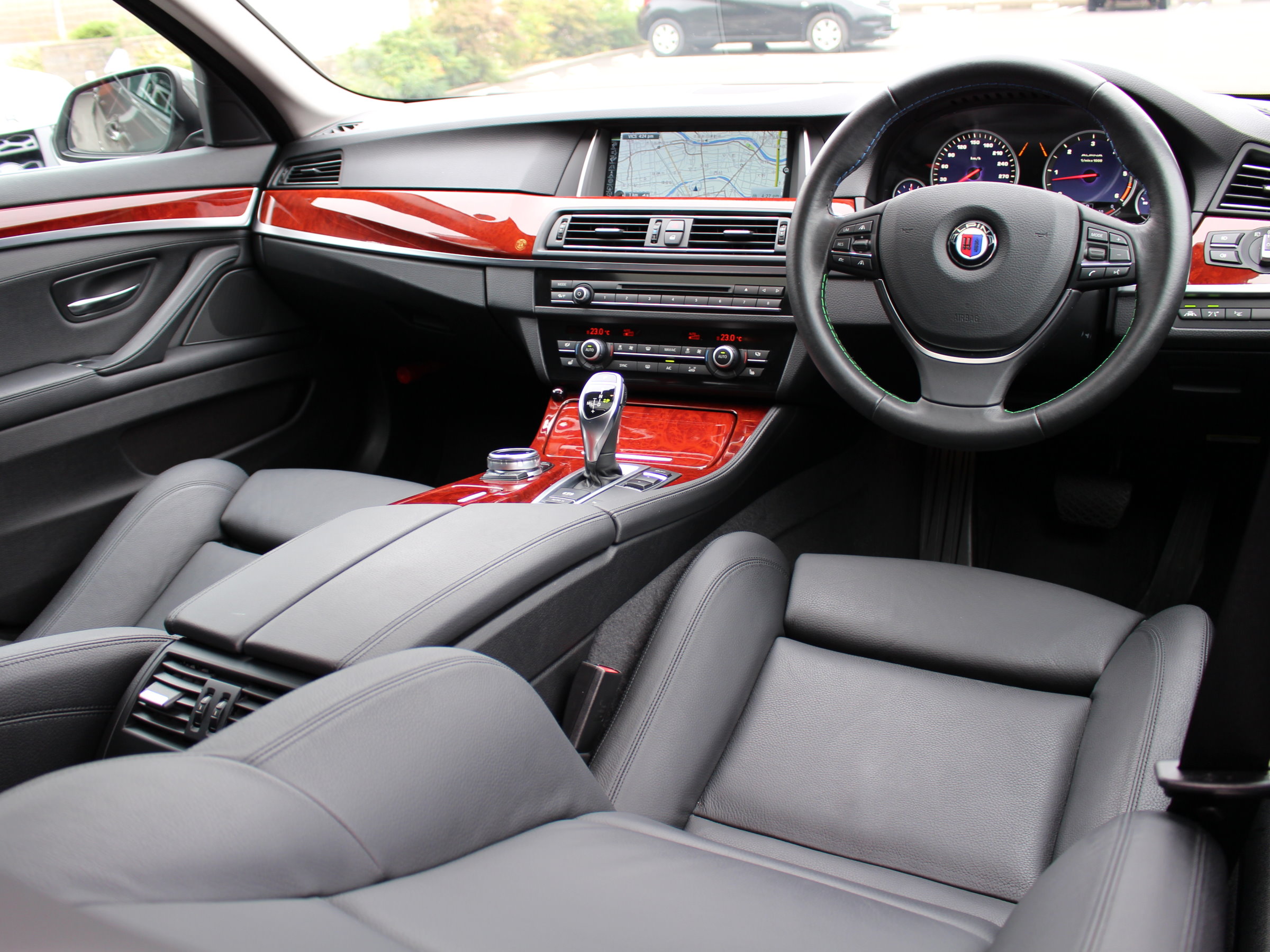 ＢＭＷアルピナ　Ｄ５ビターボ　リムジン　ＬＣＩ後期　ディーゼル