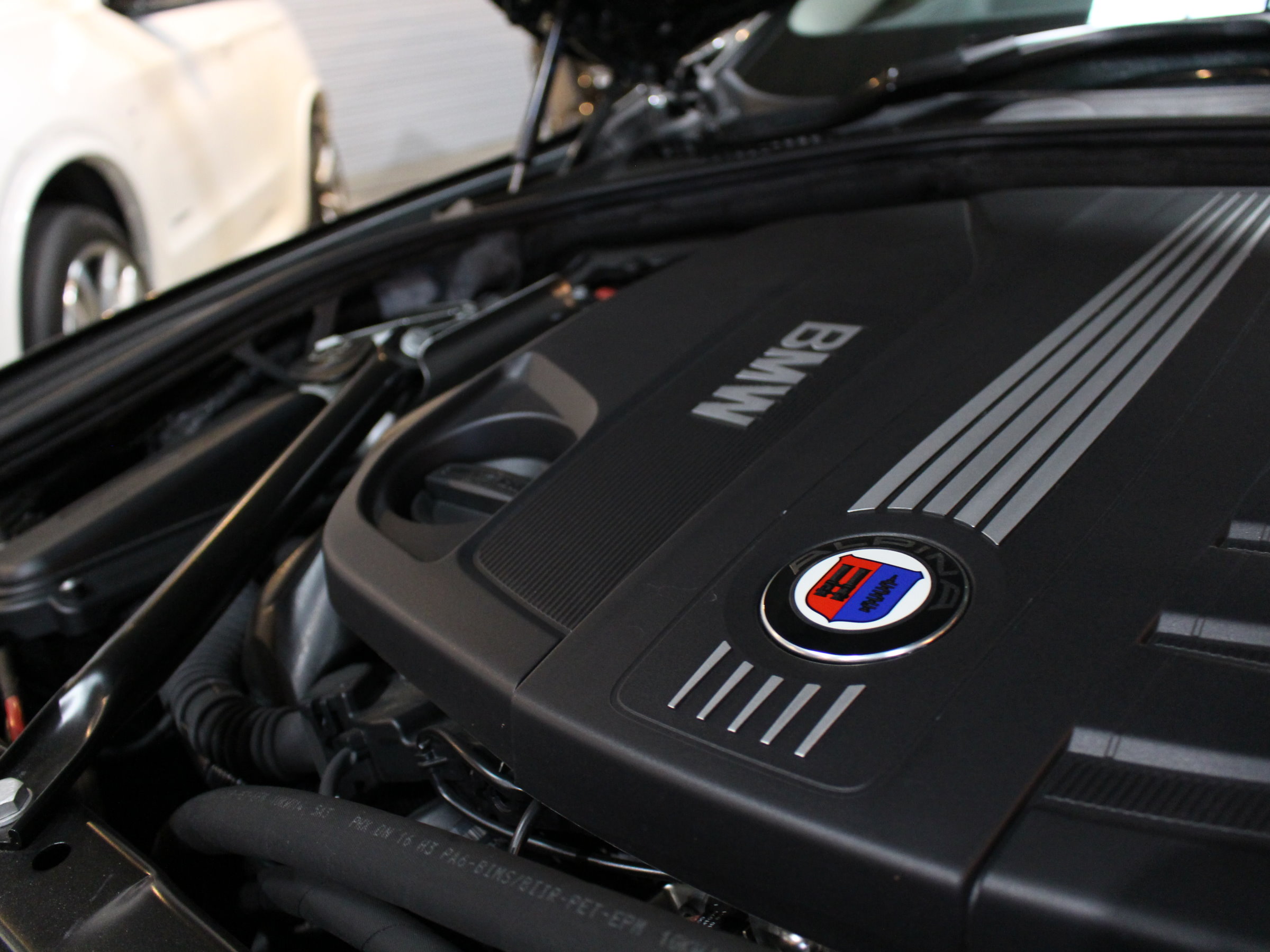 ＢＭＷアルピナ　Ｄ５ビターボ　リムジン　ＬＣＩ後期　ディーゼル