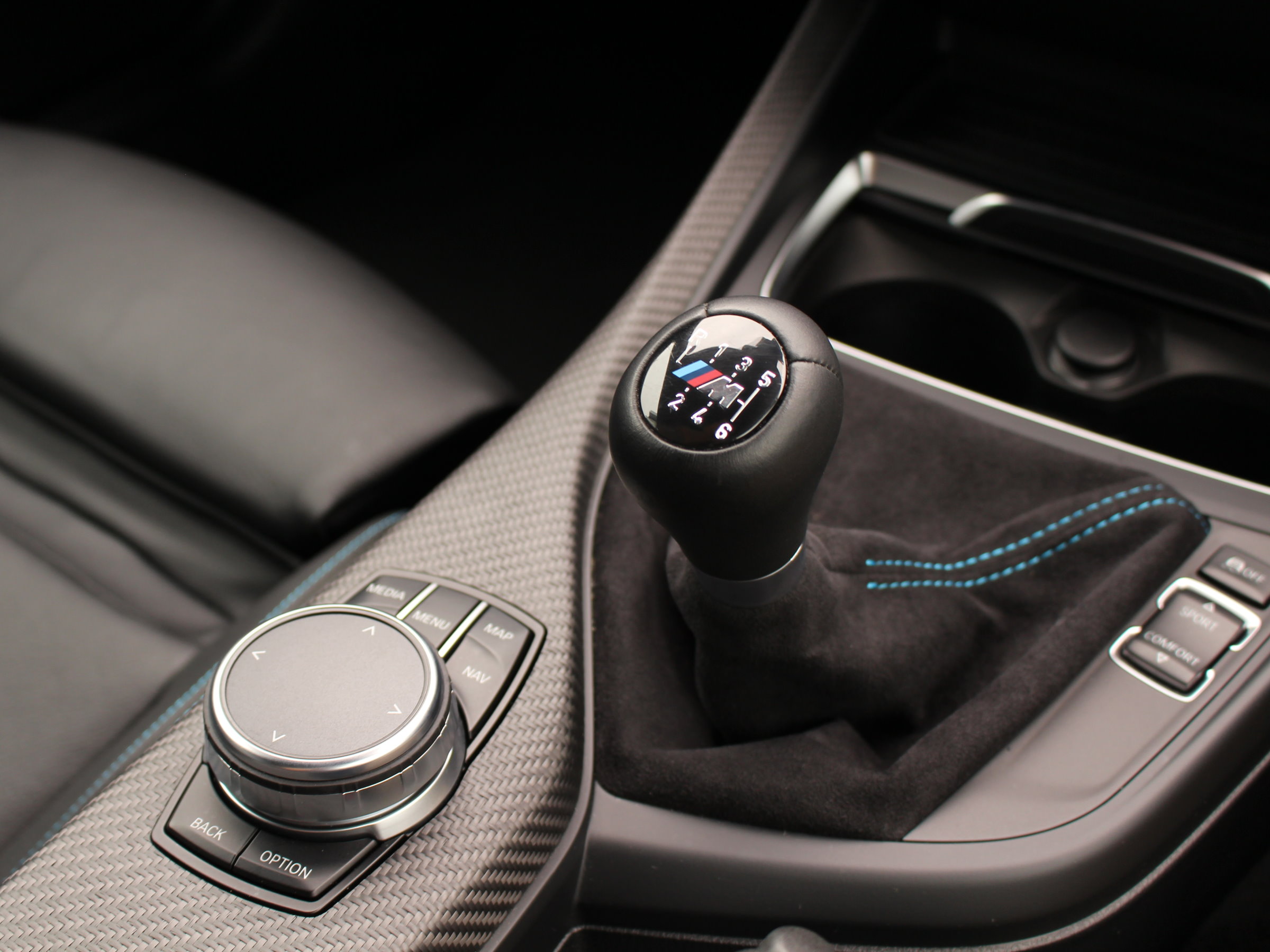 ＢＭＷ　Ｍ２クーペ　ＬＣＩ後期　６速ＭＴ