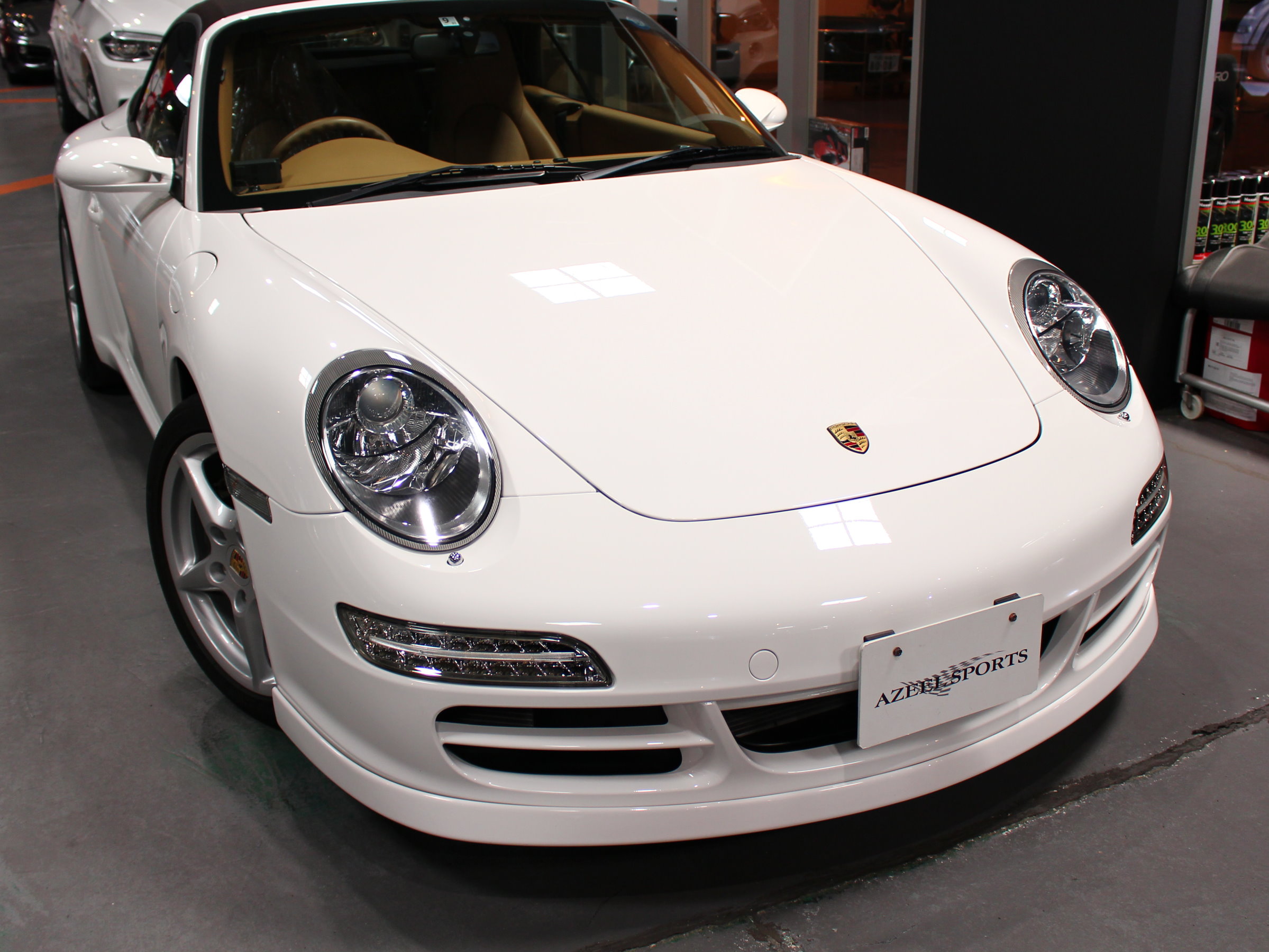 ポルシェ　９１１カレラ　カブリオレ（９９７）