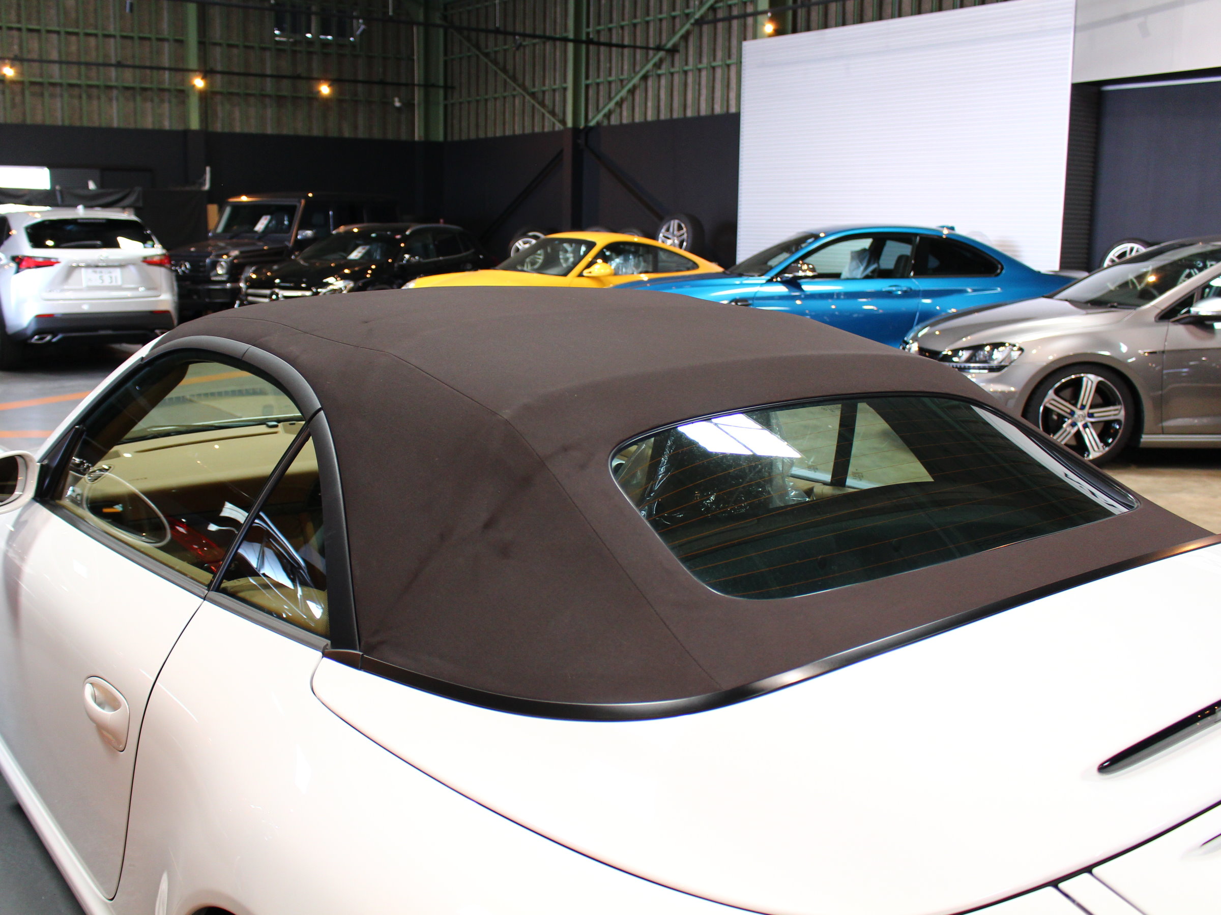 ポルシェ　９１１カレラ　カブリオレ（９９７）